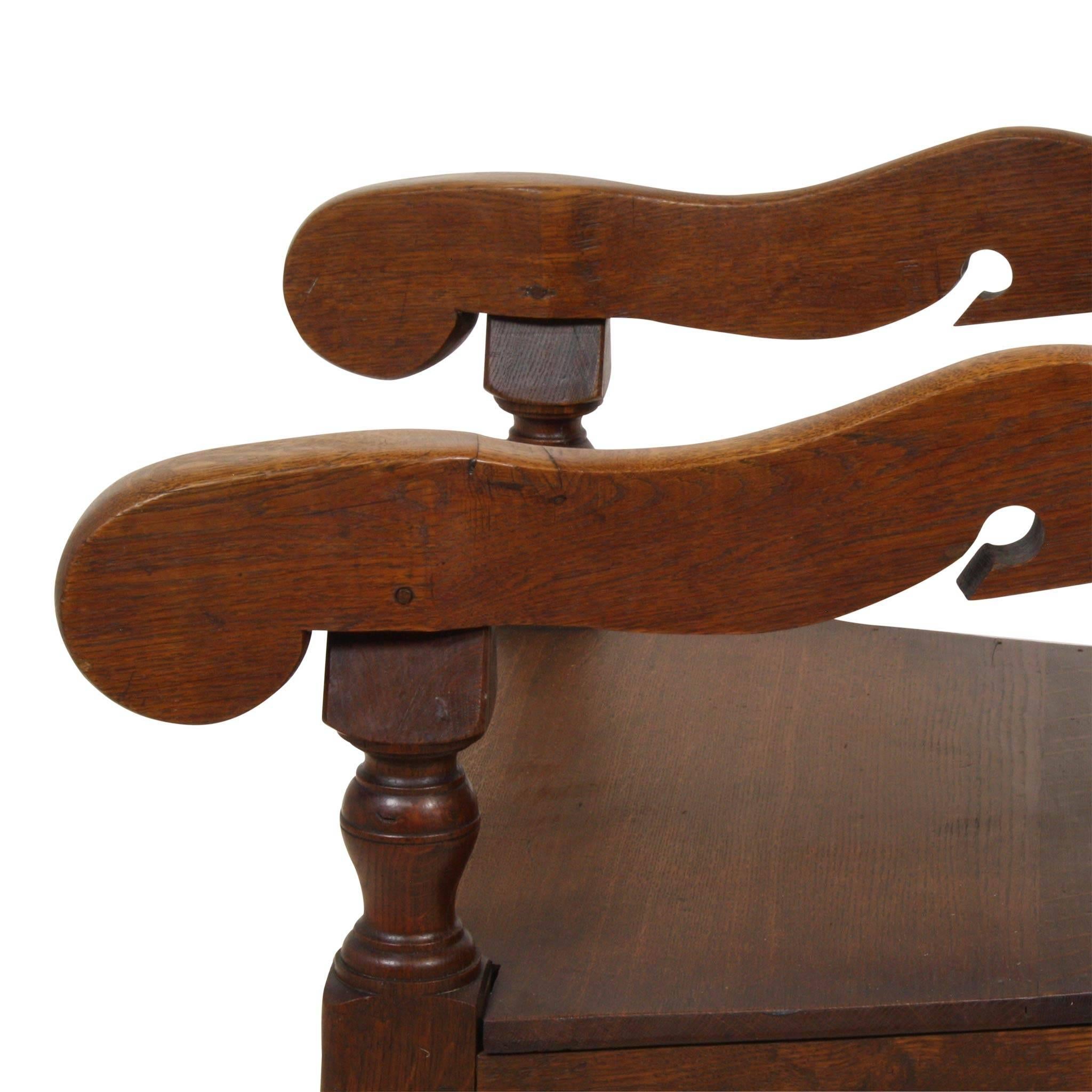 Walisischer Eichen-Sessel des frühen 20. Jahrhunderts im Zustand „Gut“ im Angebot in Evergreen, CO