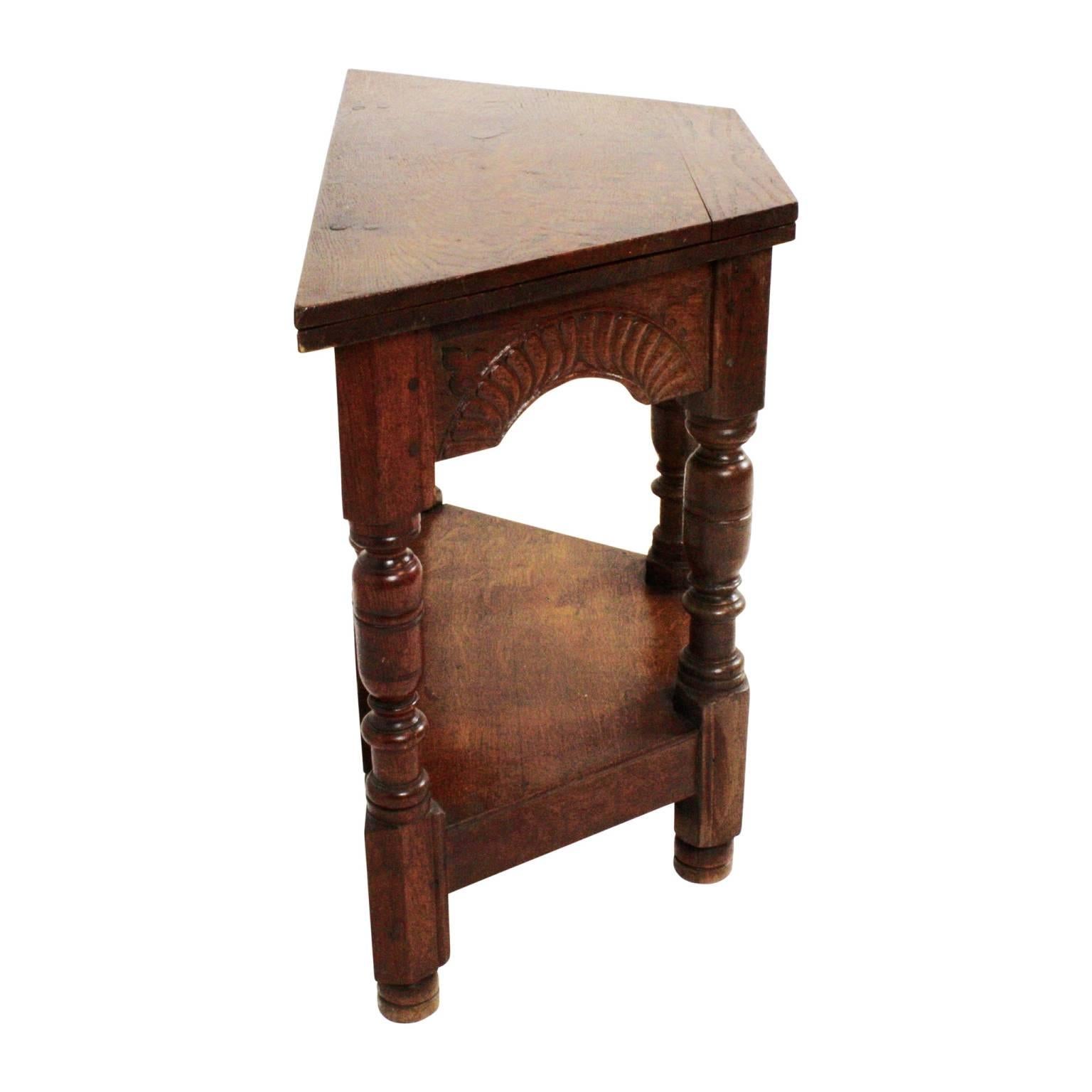 Belgian Oak Convertible Hexagonal Gate-Leg Hallway/Side Table In Good Condition In Evergreen, CO