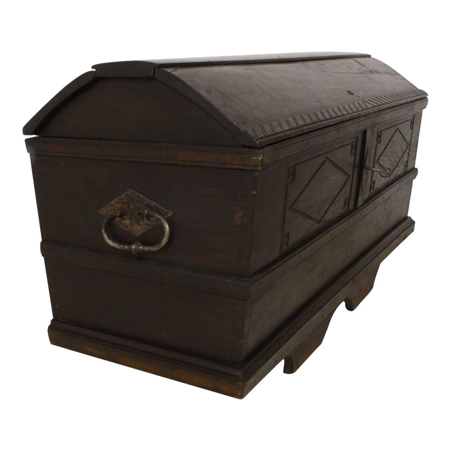 19th Century German Dowry Trunk, circa 1870 For Sale