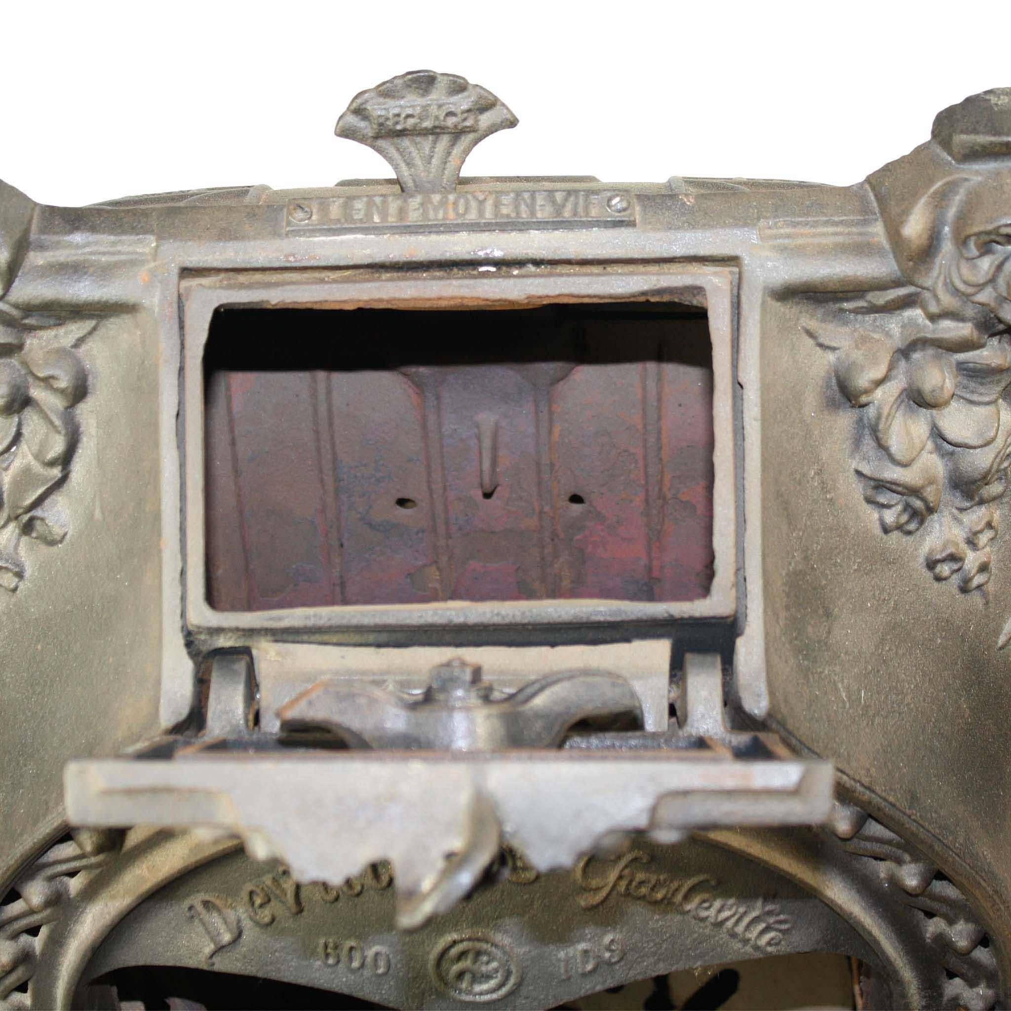 Deville & Cie of Charleville Iron Stove, circa 1929 In Good Condition In Evergreen, CO