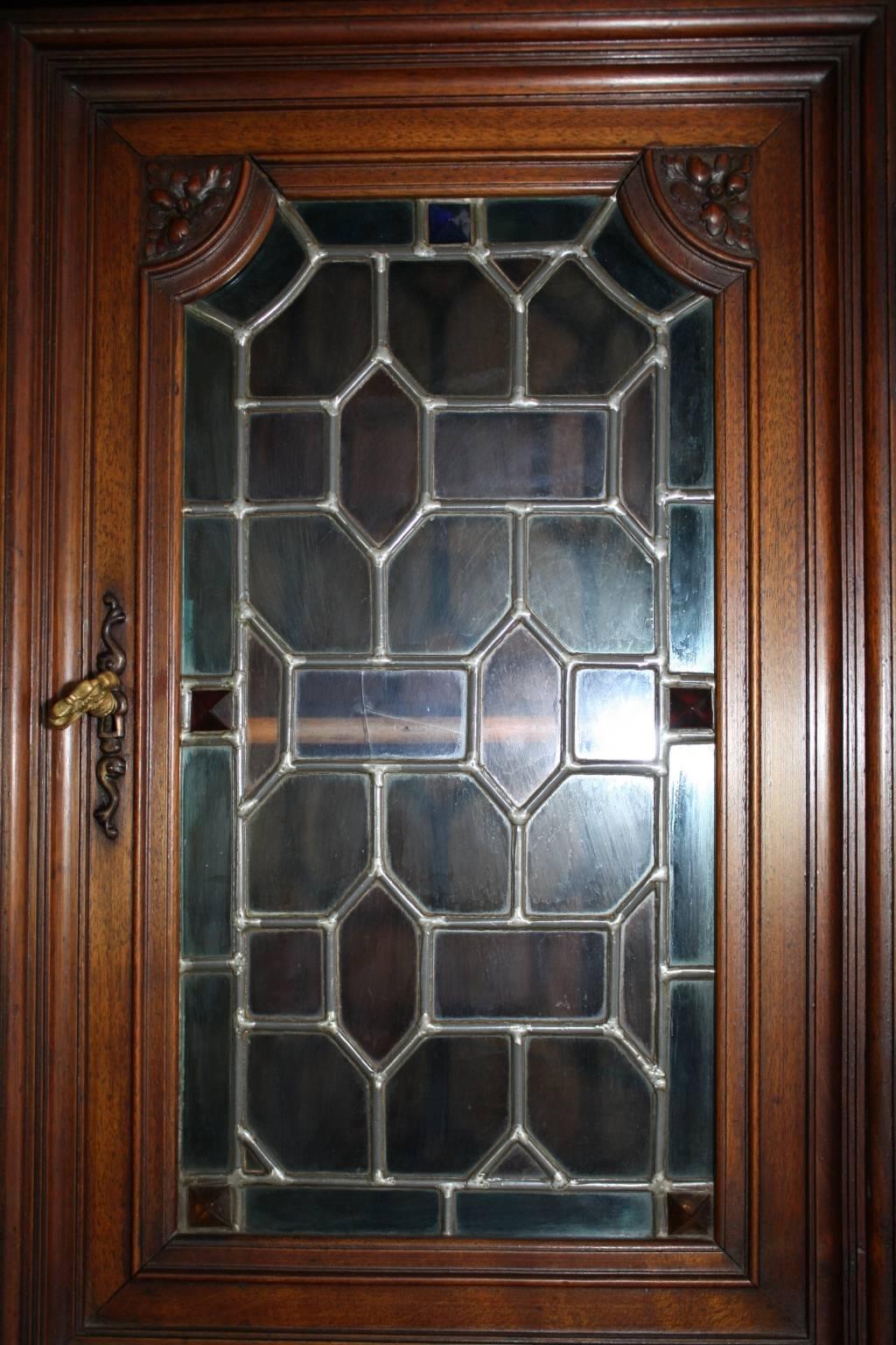 French Walnut Renaissance Revival Corner Cabinet, circa 1875 For Sale 1