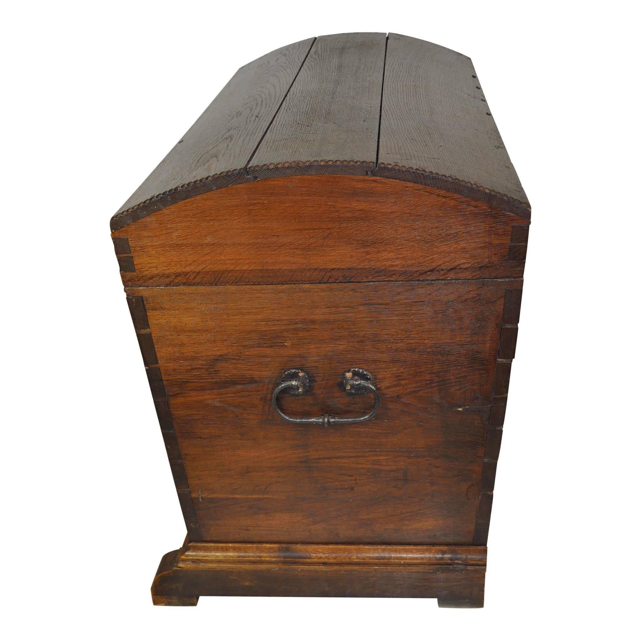 Belgian Dome Top Trunk, circa 1850 In Good Condition In Evergreen, CO