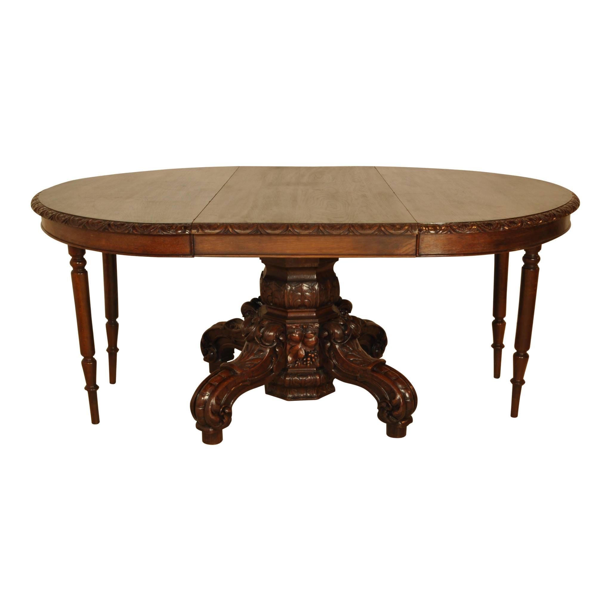 Oval French Hunt Table with Leaf In Good Condition For Sale In Evergreen, CO