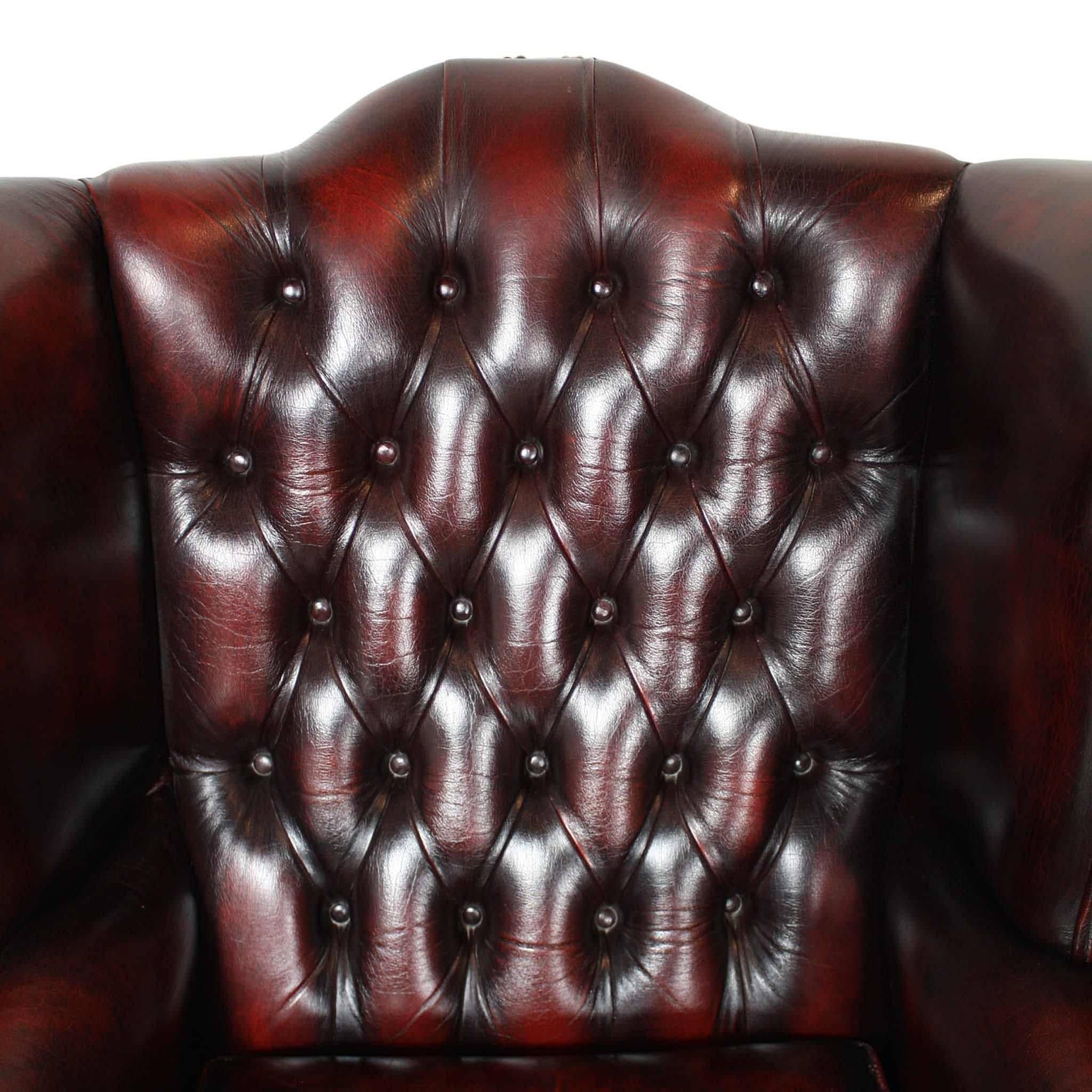 Set of Two English Chesterfield Wingback Oxblood Leather Chairs, circa 1930 1