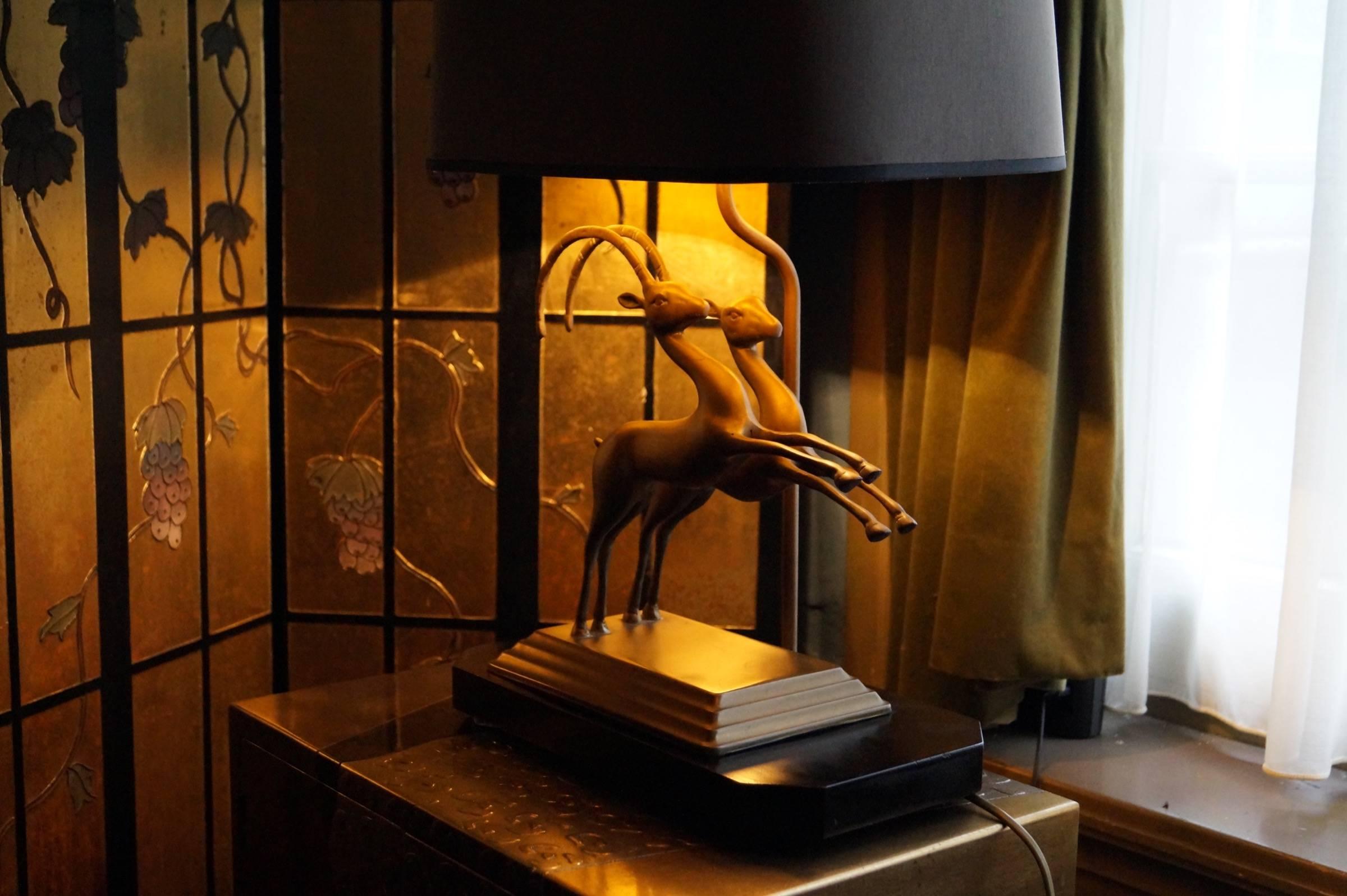 Mid-Century Modern Brass Gazelle Deer Lamp In Good Condition For Sale In Haarlem, Noord-Holland