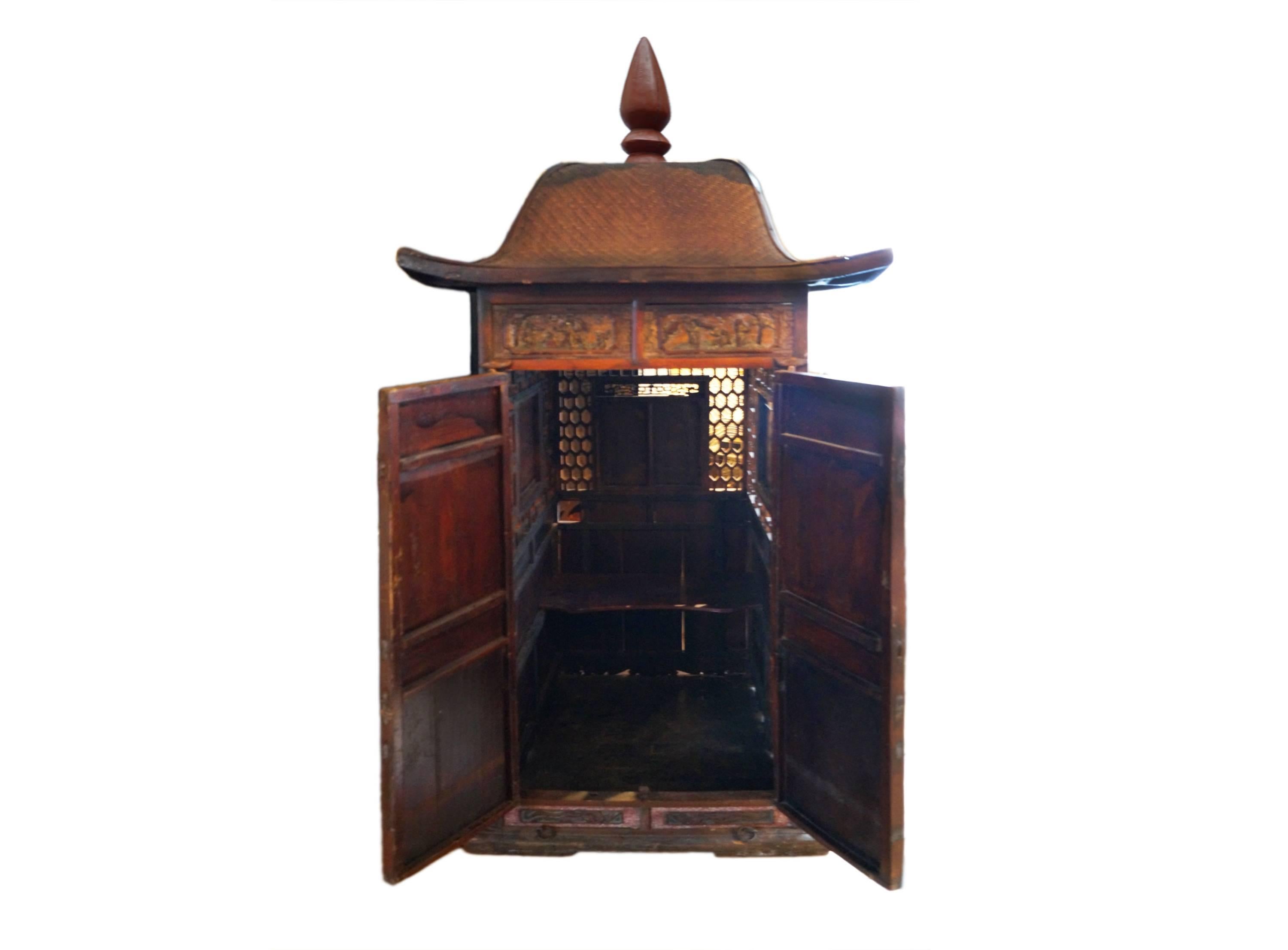 China 1800-1850
Beautiful sedan [named Jiaoyu] with good patina.
Also used to bring the bride to the wedding.
Decorated with images from daily life.

Good condition. Extremely decorative.

Measures:H 196cm x W 60cm x D 71cm.