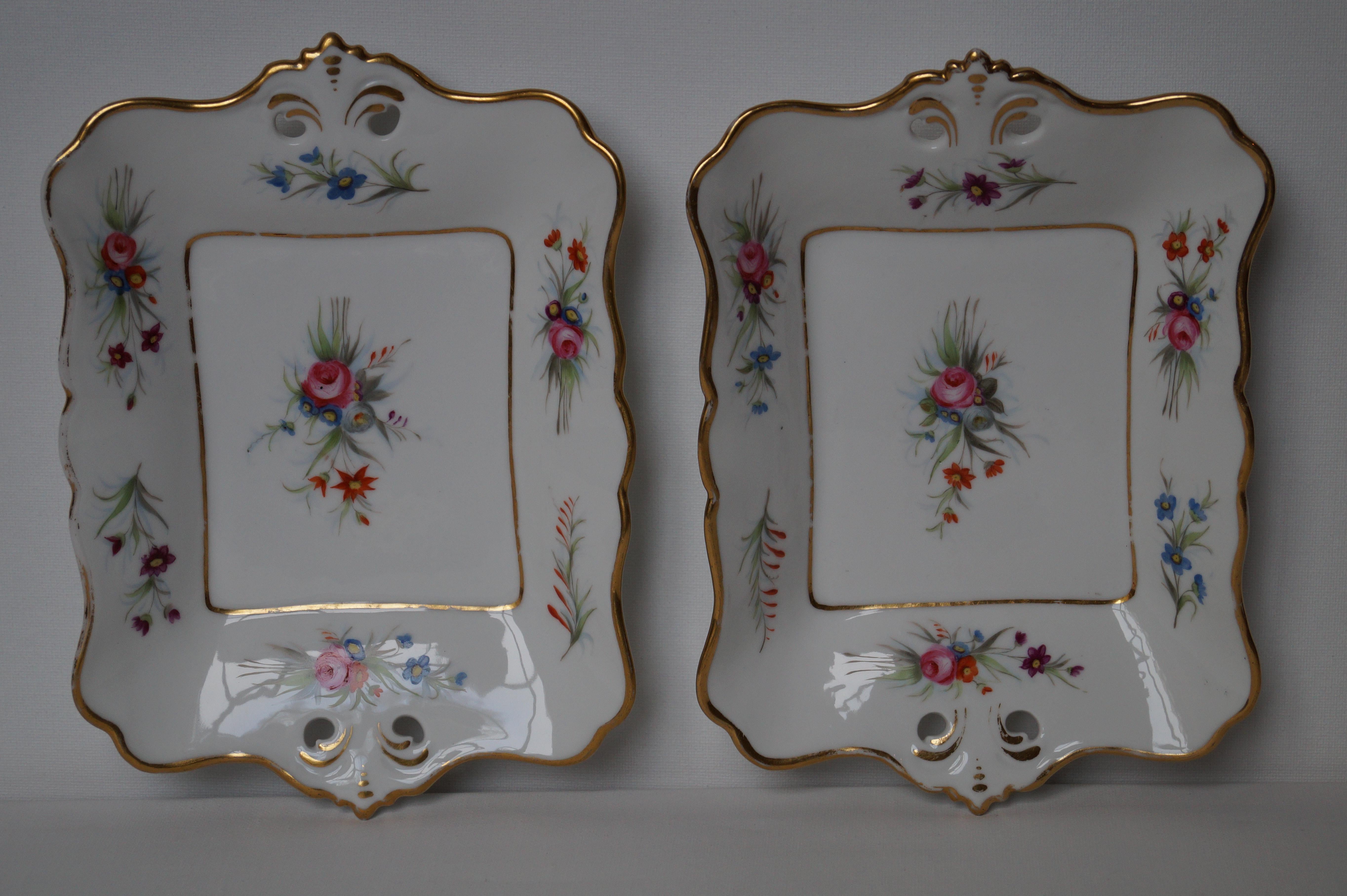 Two Antique Old Paris Porcelain Presentation Dishes, France, circa 1880 For Sale 3