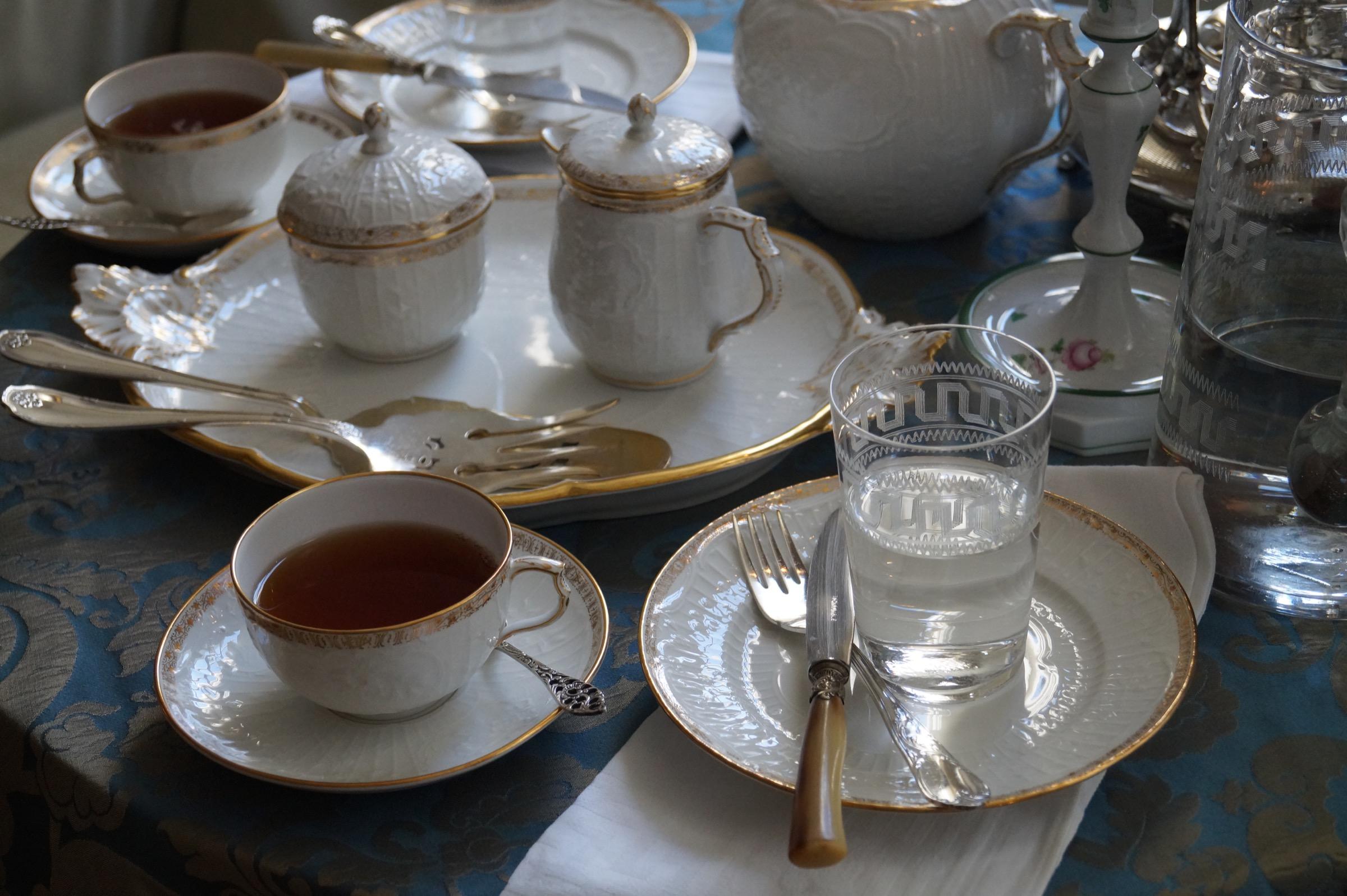 Magnificent and Rare KPM Berlin Porcelain Tea Coffee Service, circa 1900 In Good Condition For Sale In Haarlem, Noord-Holland