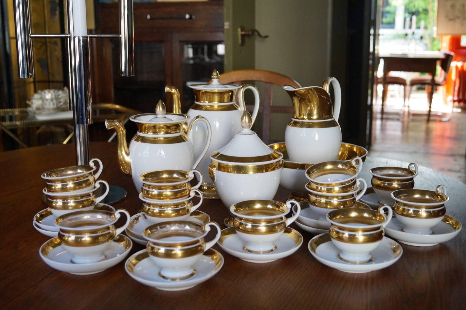 'Old Paris' French Gold Gilded Coffee and Tea Service, Empire period, 1800-1820 In Good Condition In Haarlem, Noord-Holland