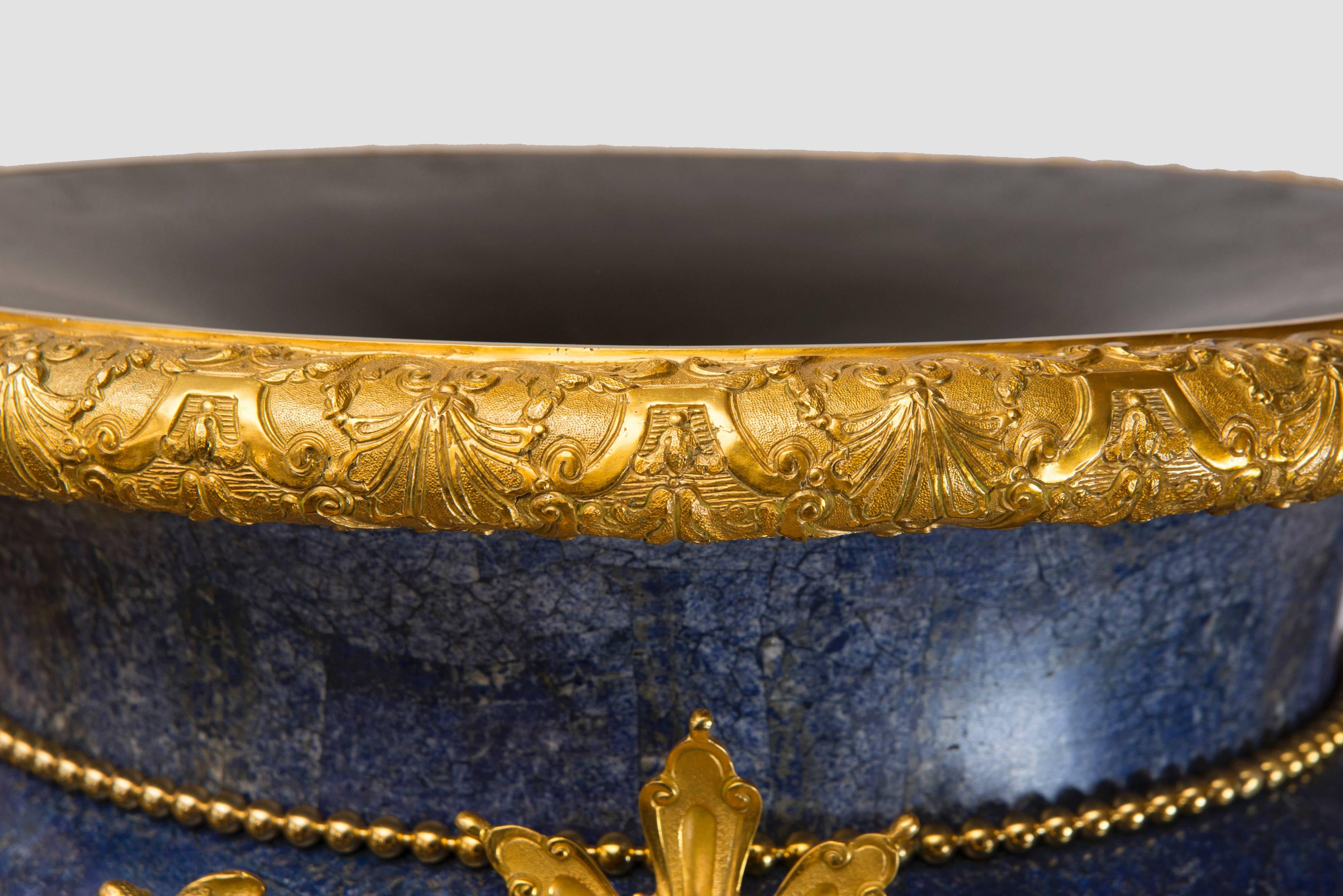 Exceptional Pair of Louis XVI Style Vases Made in Lapis Lazuli and Golden Bronze For Sale 1