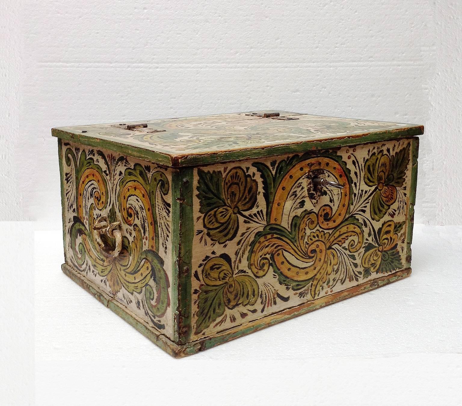 A very nicely rose painted small casket. From Telemark, Norway, 19th century.