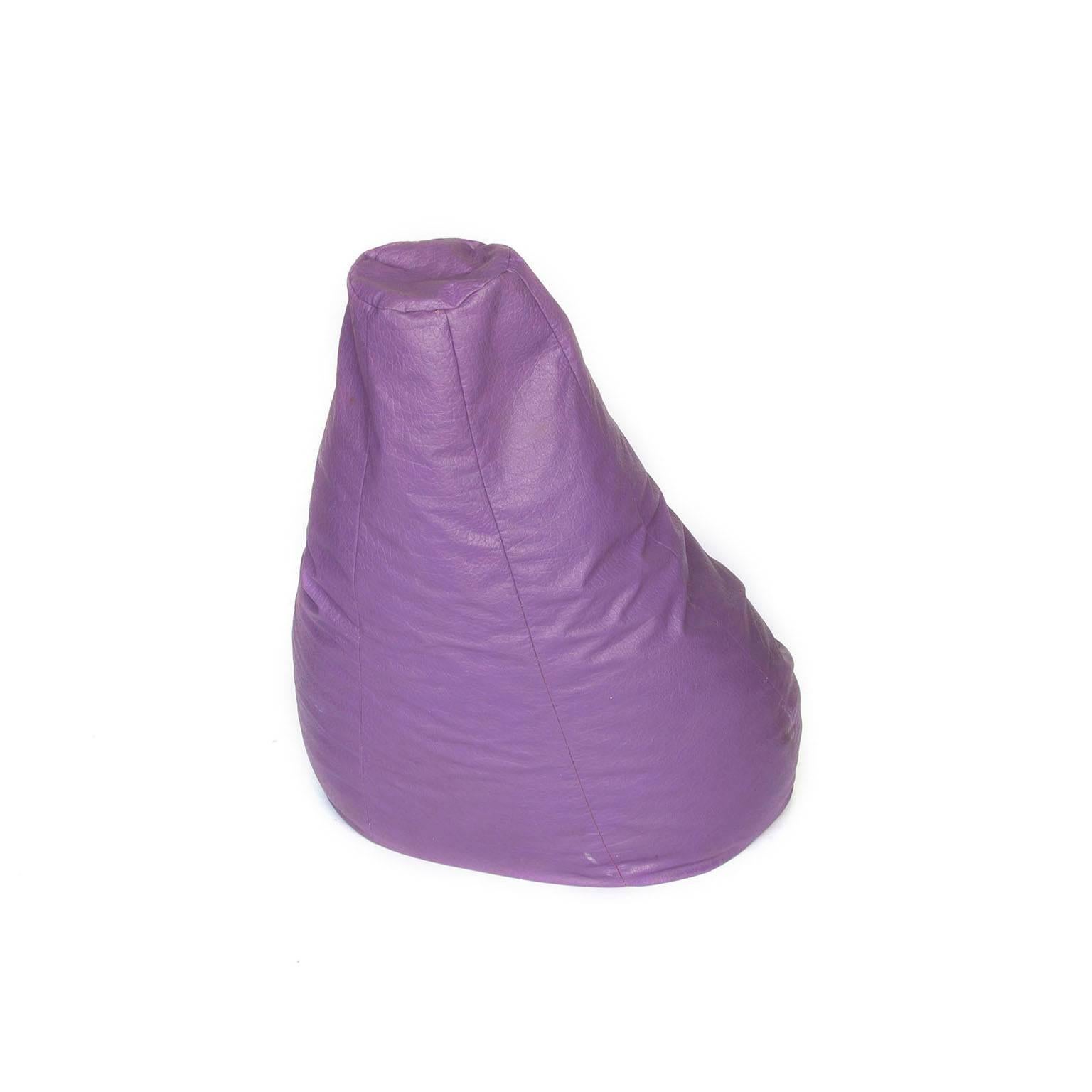 Original European 1960s beanbag or bean bag in purple artificial leather, easily to fit in any convenient form, with f.i. back comfort etcetera to lounge on the floor.

Free shipping for Amsterdam, Haarlem and IJmuiden for lamps, chairs, small items
