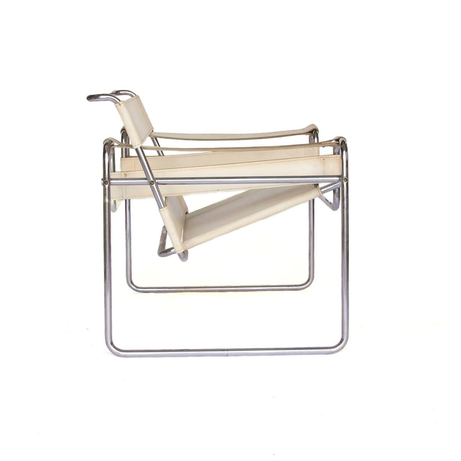Marcel Breuer's 1925 design is a widely recognized masterpiece of modern furniture, having long ago achieved iconic status. This Wassily chair, named after Wassily Kandinsky, date to circa 1968, when Knoll Associates became Knoll International,