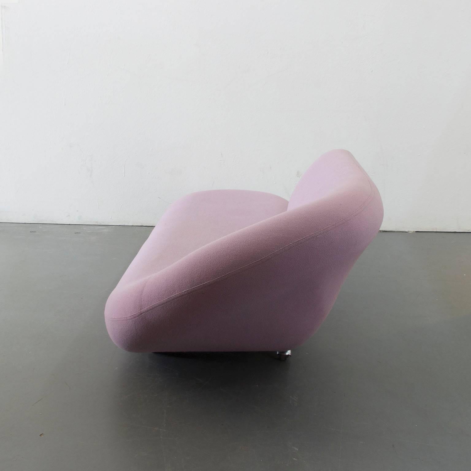 1970, Geoffrey Harcourt, Chaise Longue Cleopatra in Original Lila Tonus fabric In Good Condition In Amsterdam IJMuiden, NL