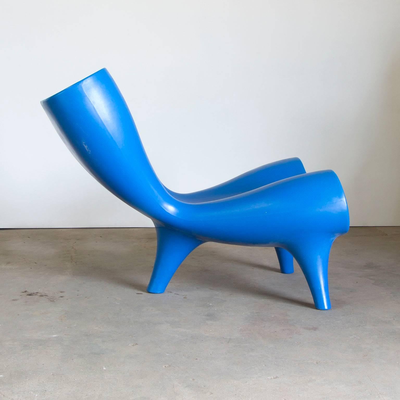 Electric blue Orgone chair, really hard to get in this color, in good condition.
The Orgone chair was designed by Marc Newson in 1983, which at 26 years old does just about qualify it as retro.

The original limited set was designed in 1983 and made