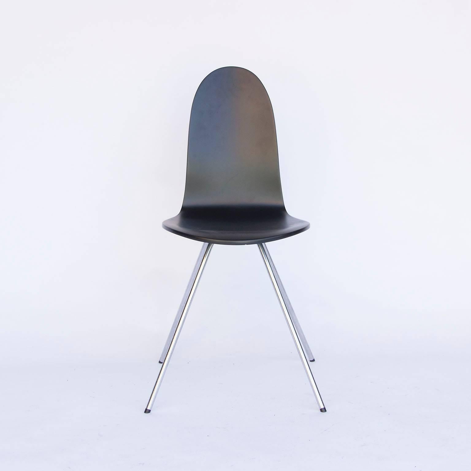 1955, Arne Jacobsen, Tongue-Stuhl, schwarz lackiert im Zustand „Hervorragend“ im Angebot in Amsterdam IJMuiden, NL