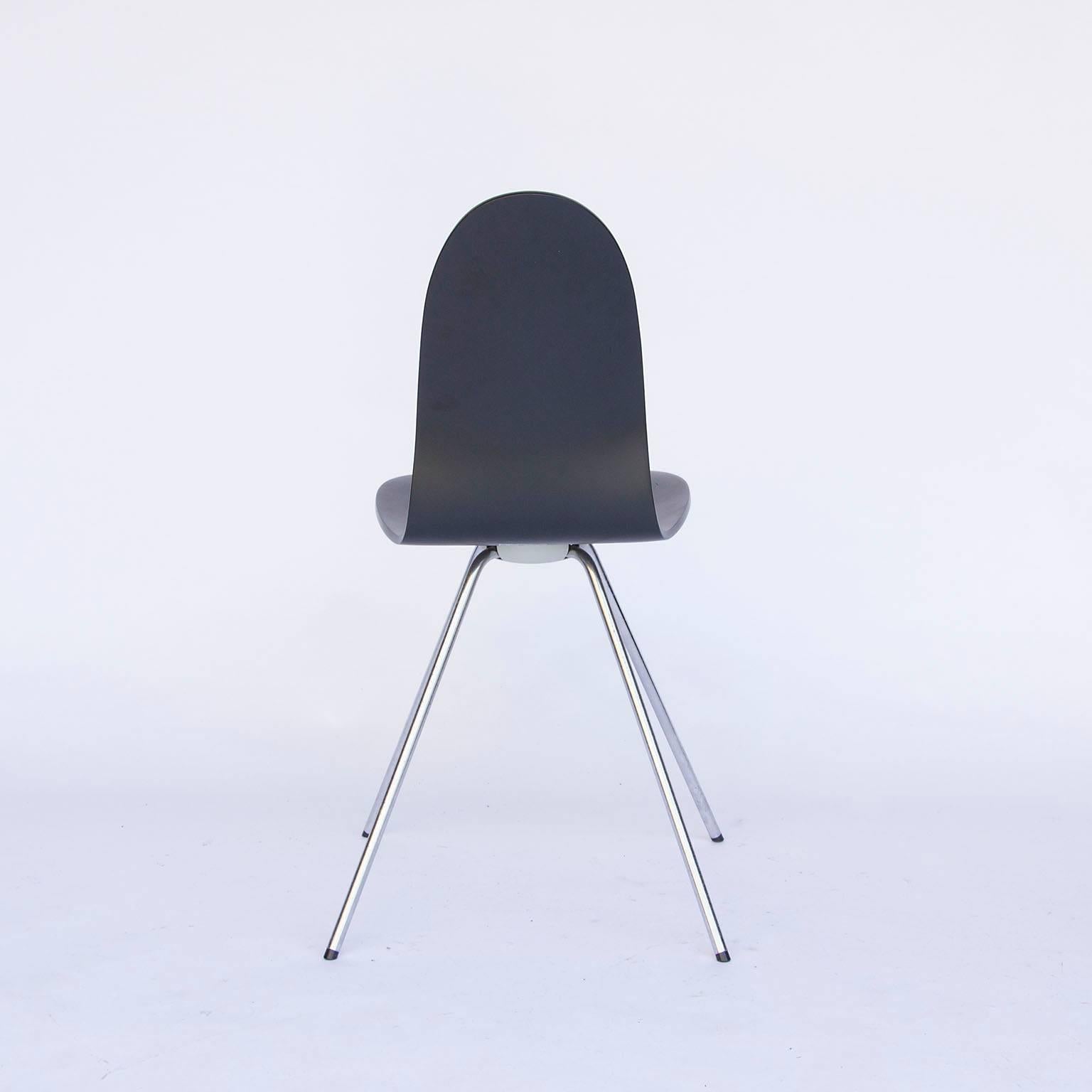 1955, Arne Jacobsen, Tongue-Stuhl, schwarz lackiert (Moderne der Mitte des Jahrhunderts) im Angebot