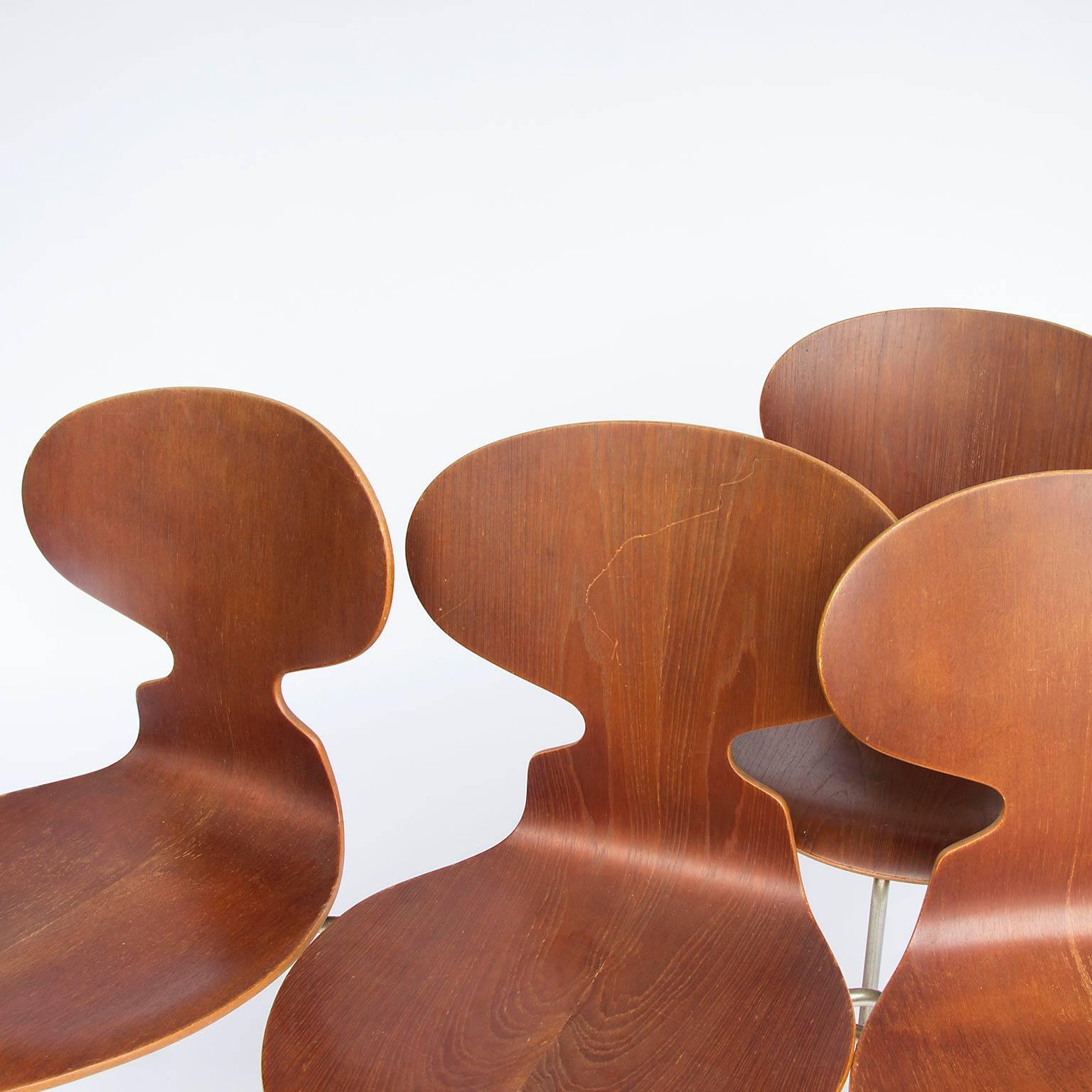 Bois de rose Arne Jacobsen, premiers ensembles originaux chaises fourmis de 1952 en vente