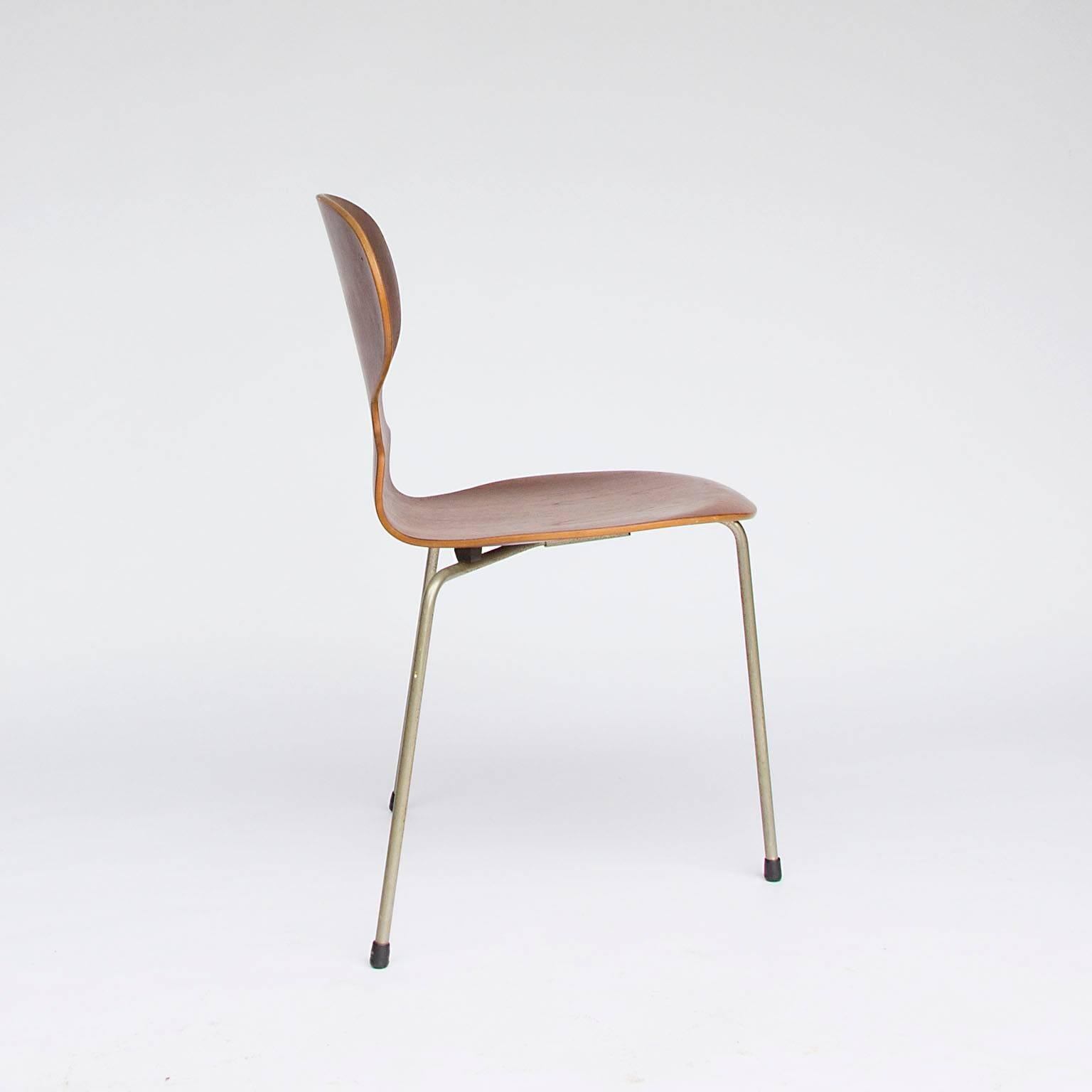 Danois Arne Jacobsen, premiers ensembles originaux chaises fourmis de 1952 en vente