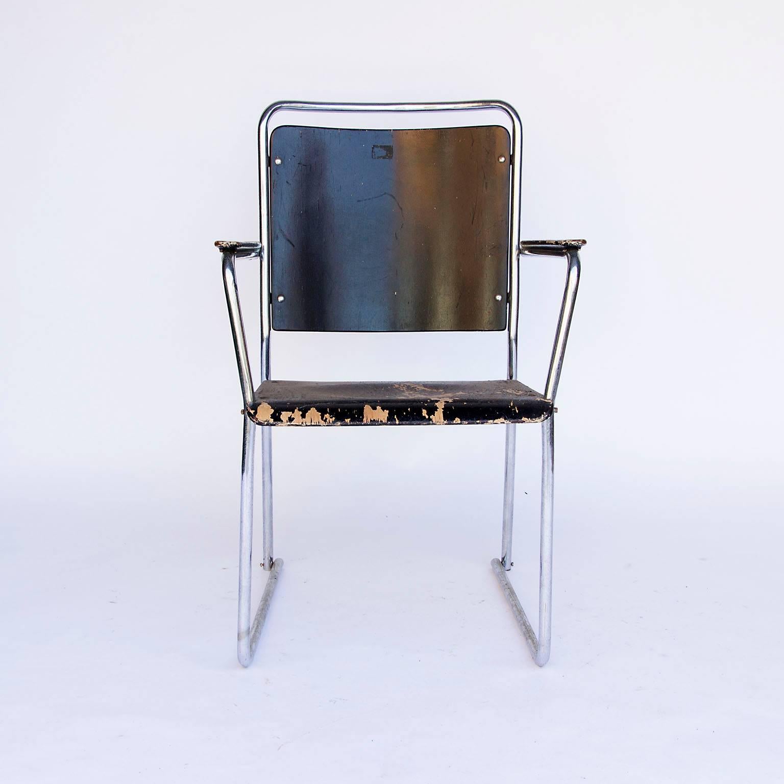 Bauhaus Rare Large Side or Easy Tubular Chair with Original Painted Wood, circa 1930 For Sale