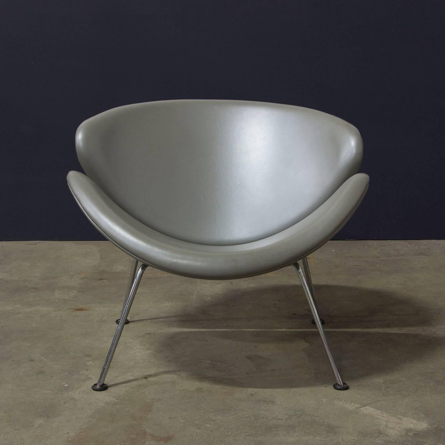 Mid-Century Modern 1960, Pierre Paulin, Original 1st Fabric Silver Grey Leather Slice Chair For Sale
