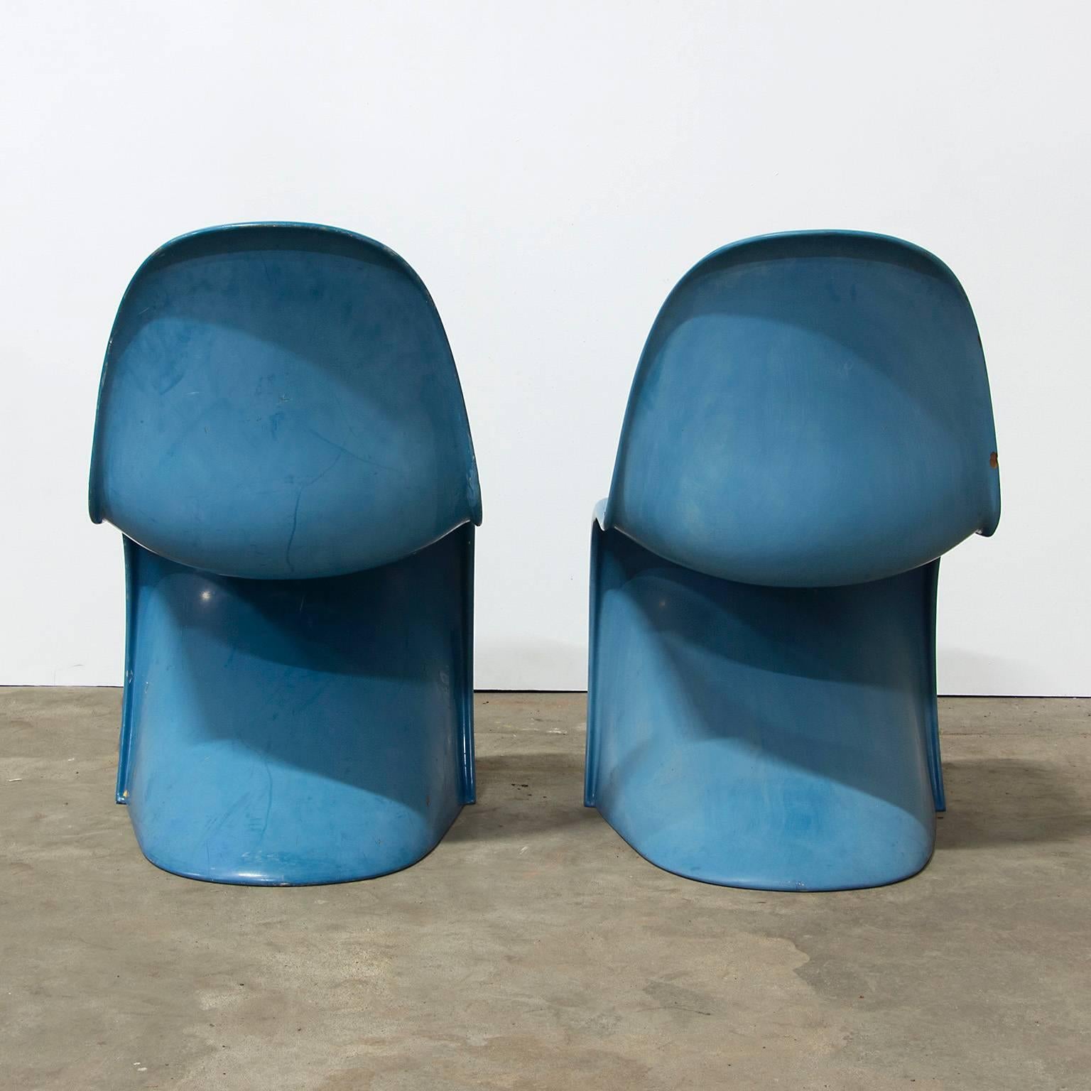 1965, Verner Panton, Zwei-Stapelstuhl, 1st Herman Miller Edition, in Blau (Dänisch) im Angebot