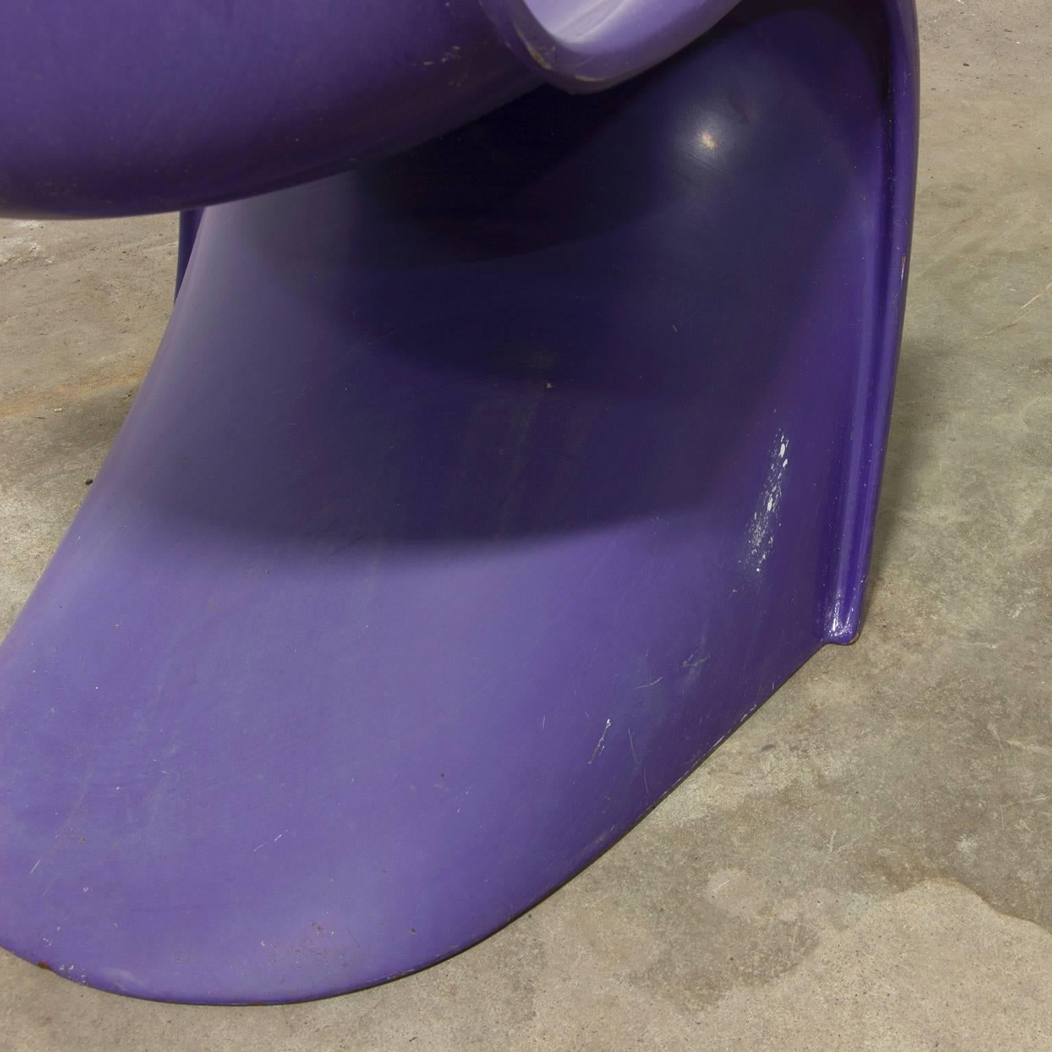 1965, Verner Panton, Rare Purple Stacking Chair 1st Herman Miller Edition In Good Condition For Sale In Amsterdam IJMuiden, NL