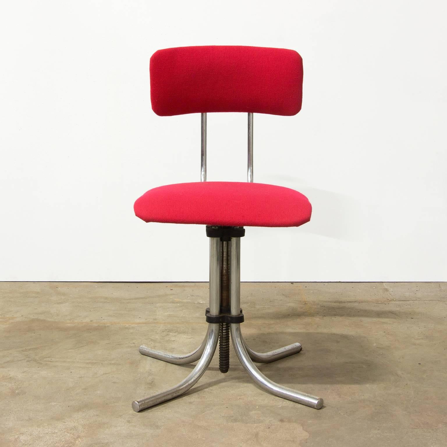 1960s, Fana Metaal Schiedam, Adjustable Swivel Office Chair In Good Condition For Sale In Amsterdam IJMuiden, NL