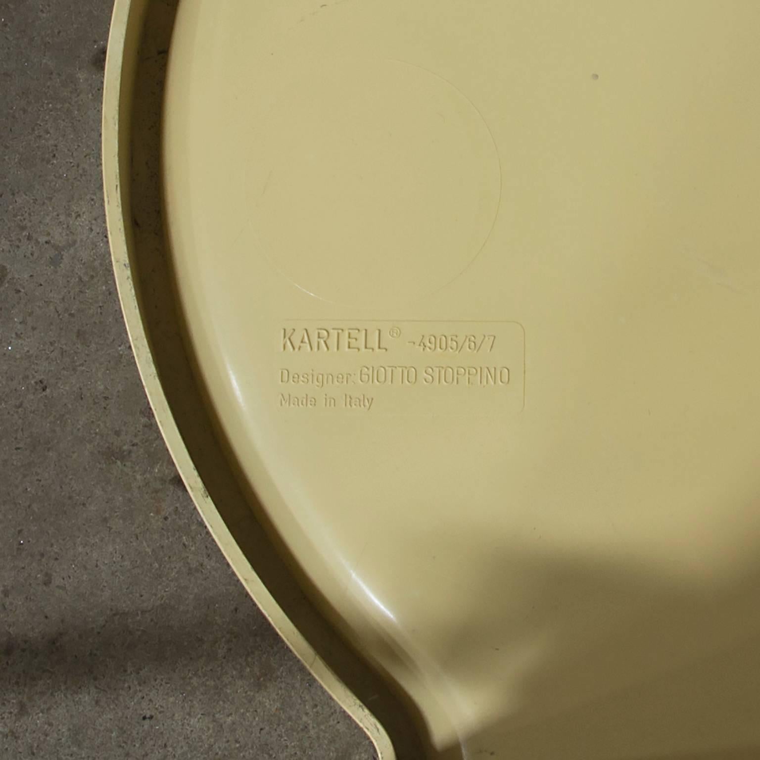 1968, Giotto Stoppino for Kartell, Nest of Three Off-White Plastic Tables In Fair Condition In Amsterdam IJMuiden, NL