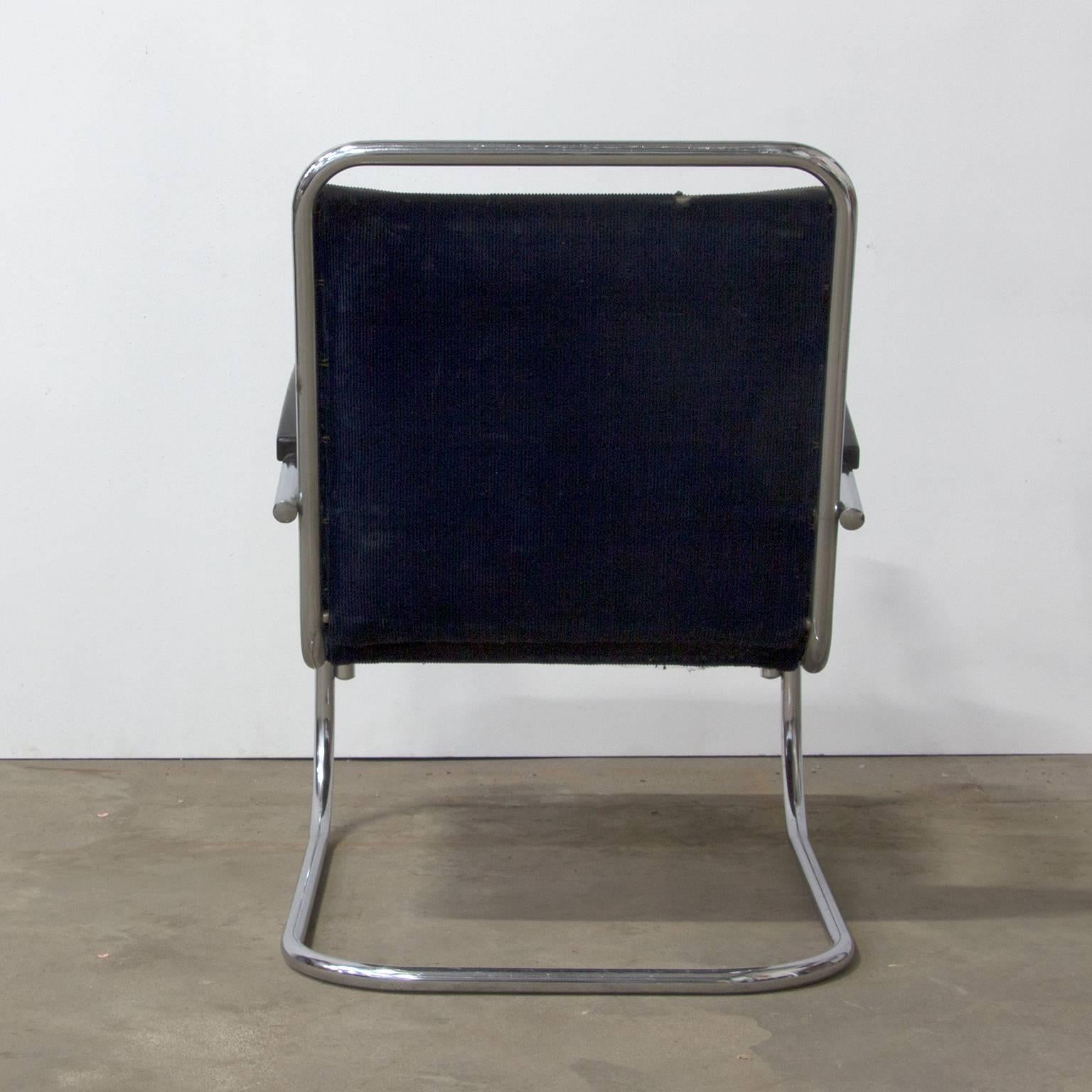 Dutch 1930s, Paul Schuitema Easy Chair, Fabric with Black Lacquered Wooden Armrests For Sale
