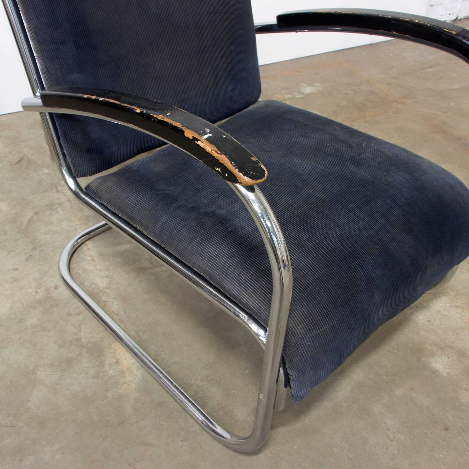 Metal 1930s, Paul Schuitema Easy Chair, Fabric with Black Lacquered Wooden Armrests For Sale