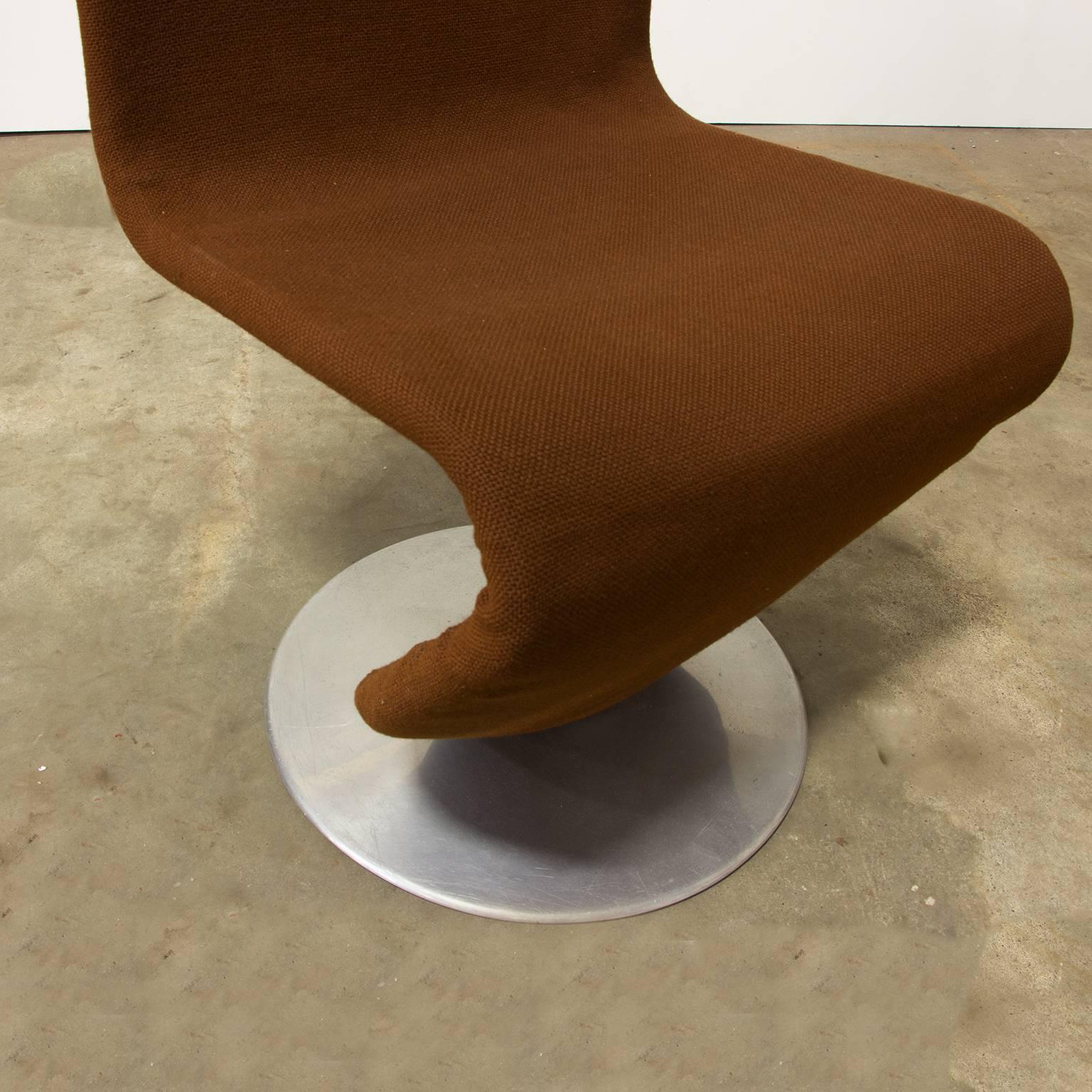 Fin du 20e siècle Chaise de salle à manger Verner Panton, série 1-2-3, en tissu marron, 1973 en vente