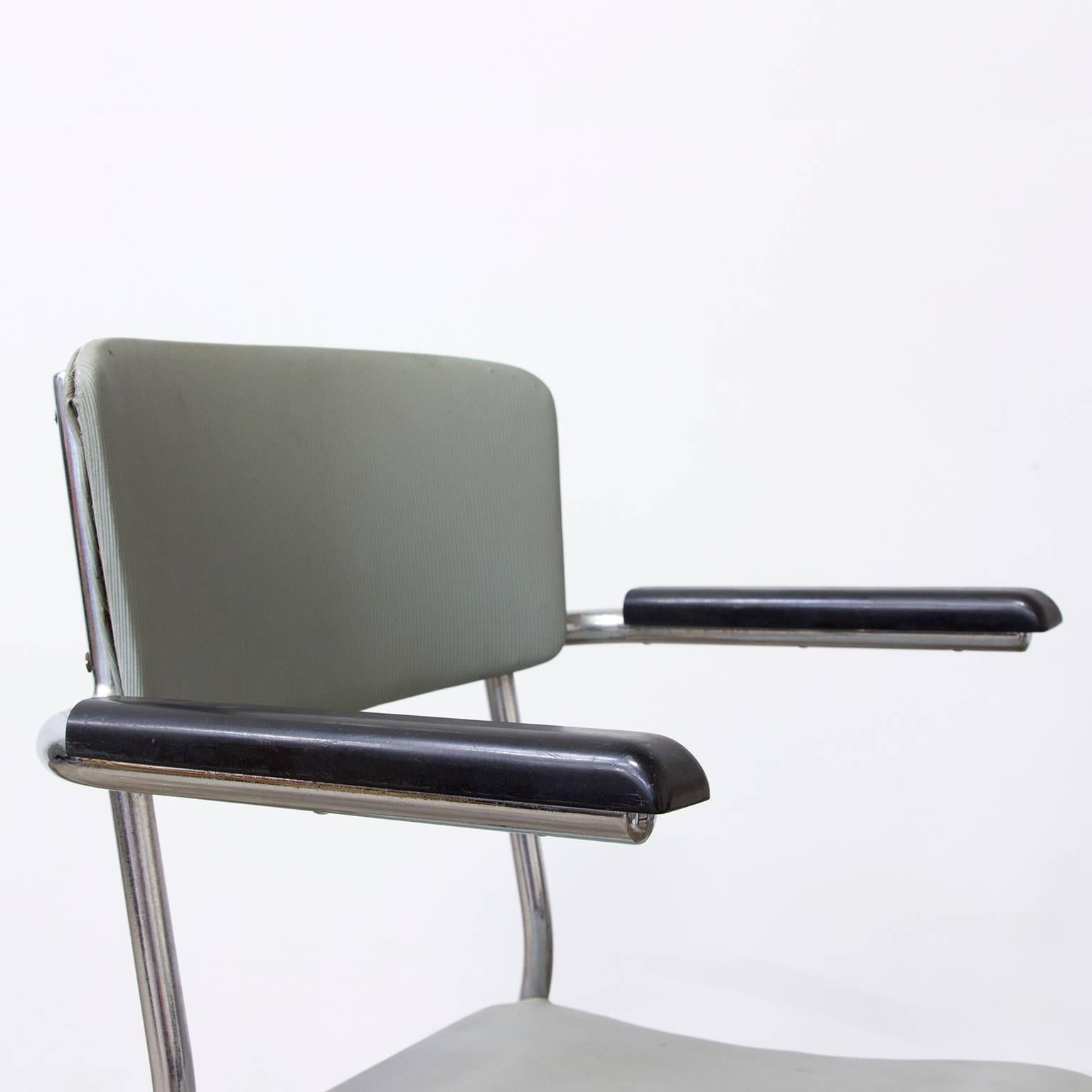 Mid-20th Century 1932, Cor Alons, Hairpin Seat in Chrome and Grey Vinyl For Sale