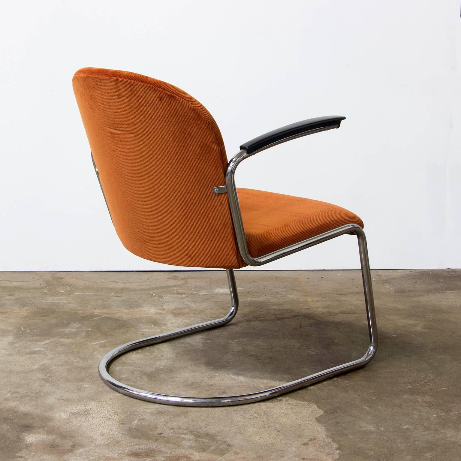 Bauhaus 1935, W.H. Gispen par Gispen Culemborg, fauteuil 413 en tissu Terra Corduroi en vente