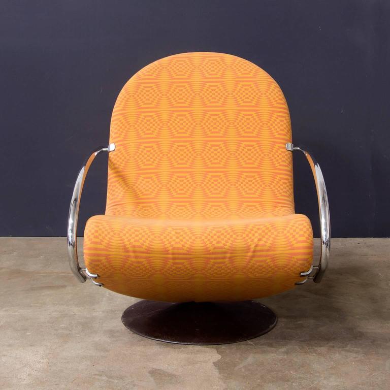 1973, Verner Panton, 1-2-3 Serie Easy Chair in Original Panton Fabric In Excellent Condition For Sale In IJMuiden, NL