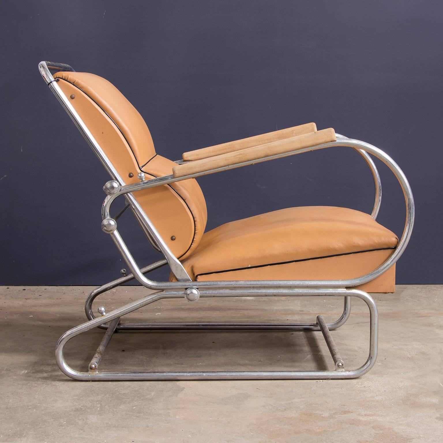 Verstellbarer Easy Chair mit röhrenförmigem Original-Leder + hölzernen Armlehnen, um 1930 (Moderne der Mitte des Jahrhunderts) im Angebot