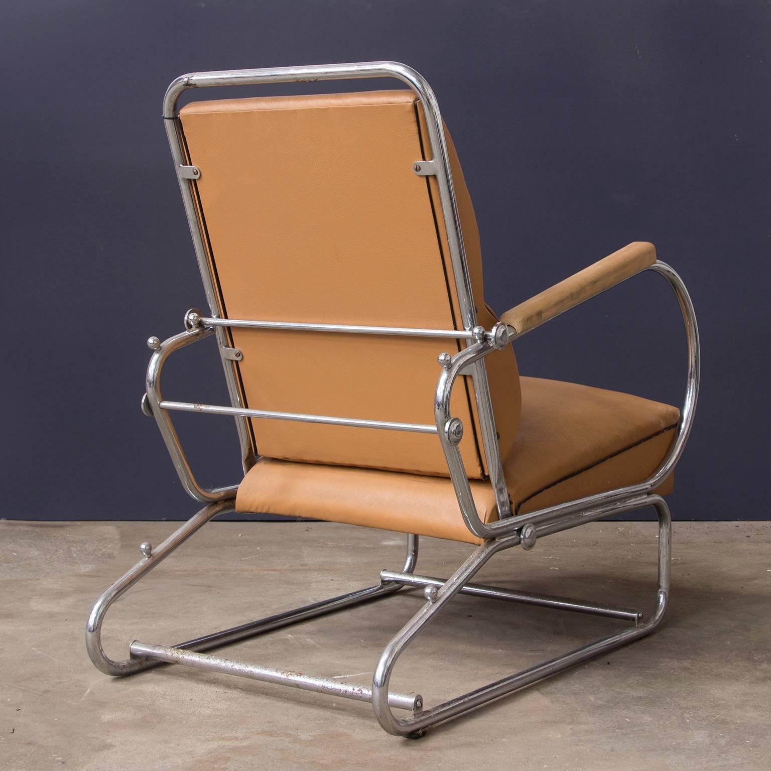 Verstellbarer Easy Chair mit röhrenförmigem Original-Leder + hölzernen Armlehnen, um 1930 (Französisch) im Angebot