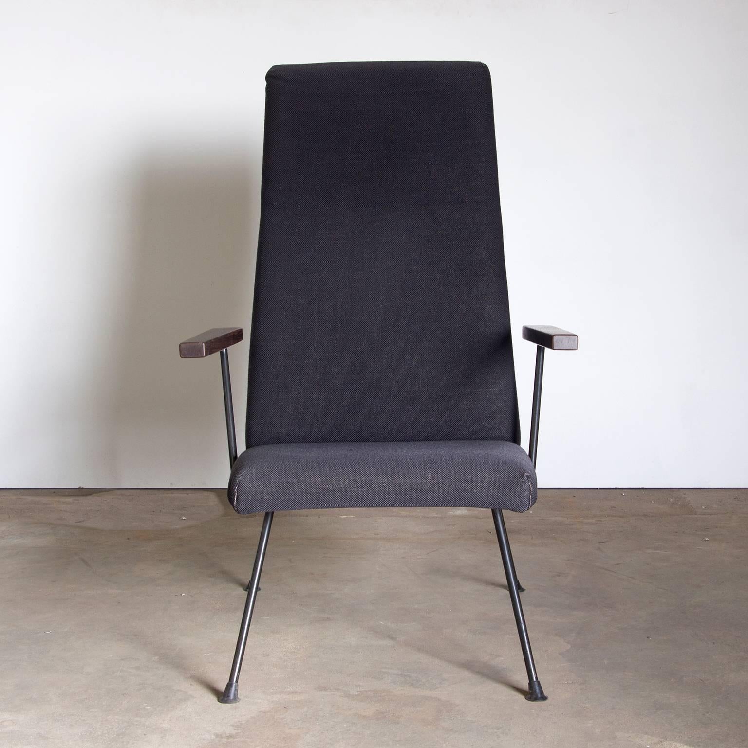 1959, Cordemeyer für Gispen, Easy Chair 1410, Original Dunkelblauer/Schwarzer Stoff im Zustand „Gut“ im Angebot in Amsterdam IJMuiden, NL