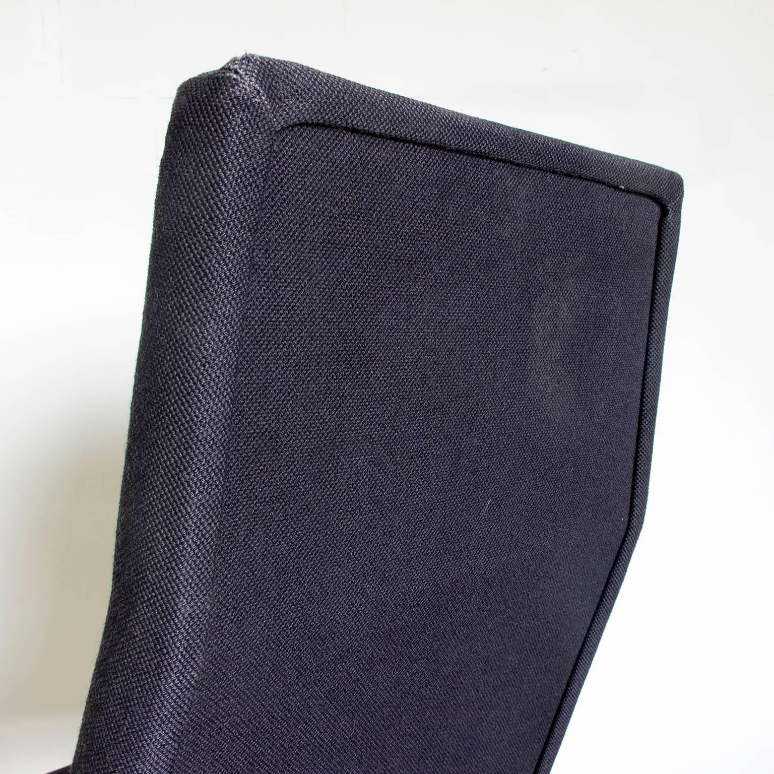 1959, Cordemeyer for Gispen, Easy Chair 1410, Original Dark Blue/Black Fabric In Good Condition For Sale In Amsterdam IJMuiden, NL