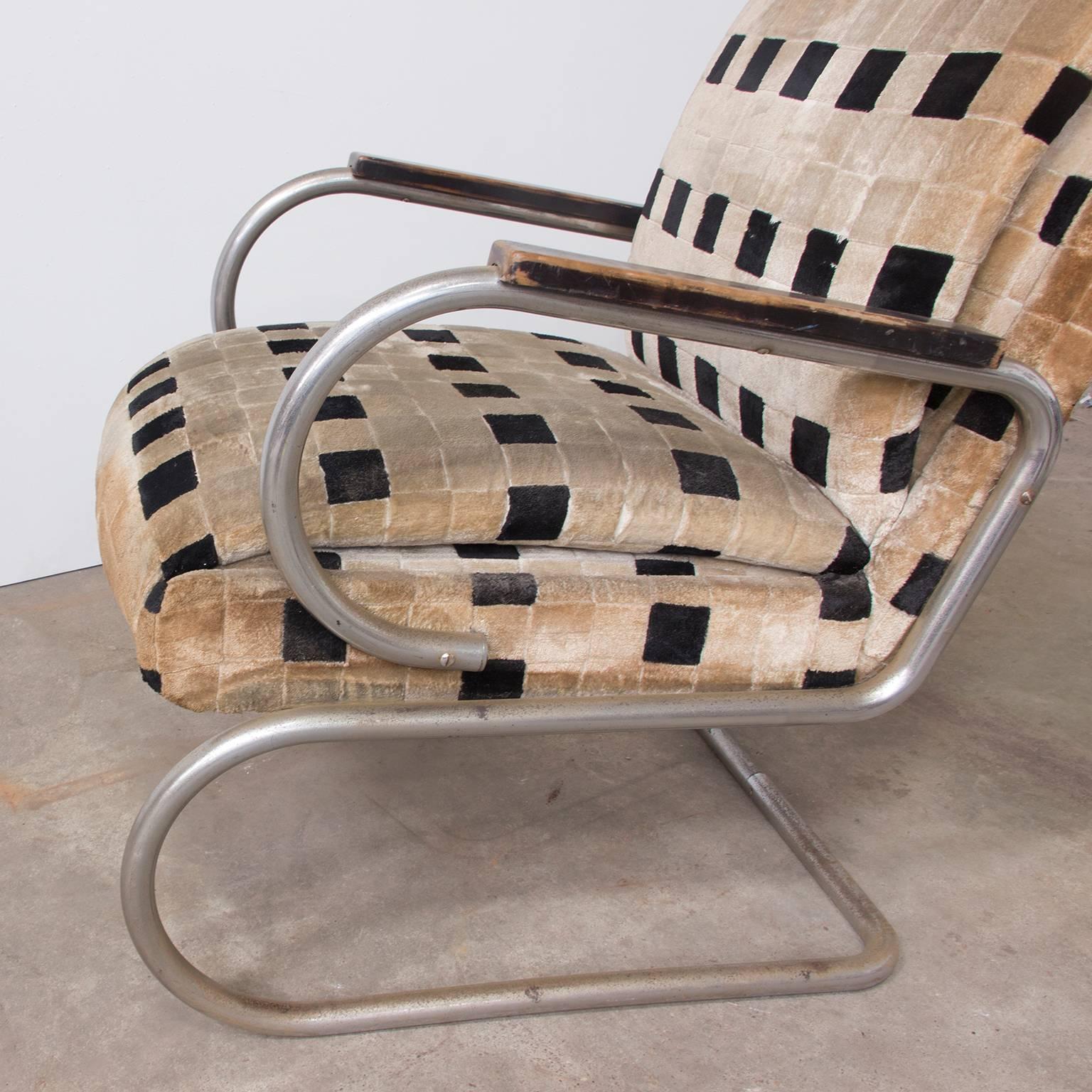 Original French Art Deco Lounge Chair and Original Soft Comfy Fabric, circa 1935 For Sale 1