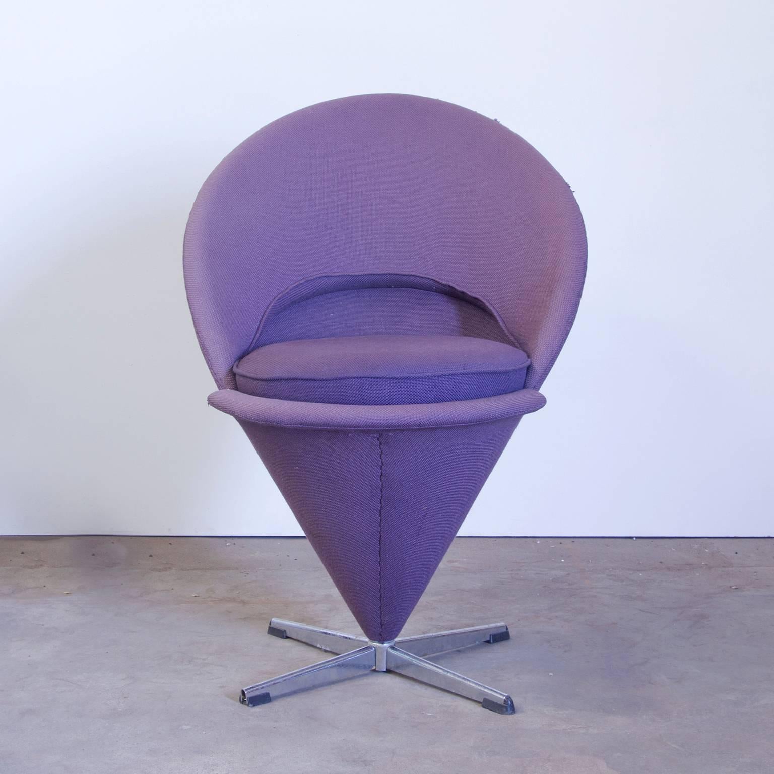 1958, Verner Panton for Rosenthal, Cone Chair in Original Purple Linen Fabric In Fair Condition In Amsterdam IJMuiden, NL