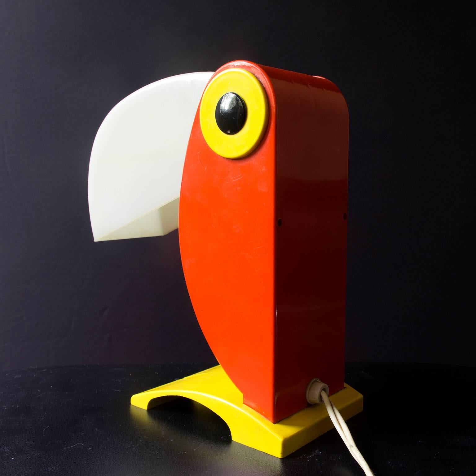 Mid-Century Modern 1968, Charming Toucan Table Lamp for  OTF, Italy, Ferrari, 