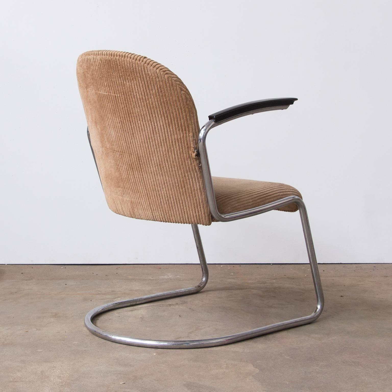 Mid-Century Modern 1935, W.H. Gispen par Gispen Culemborg fauteuil 413 en tissu Corduroi d'origine en vente