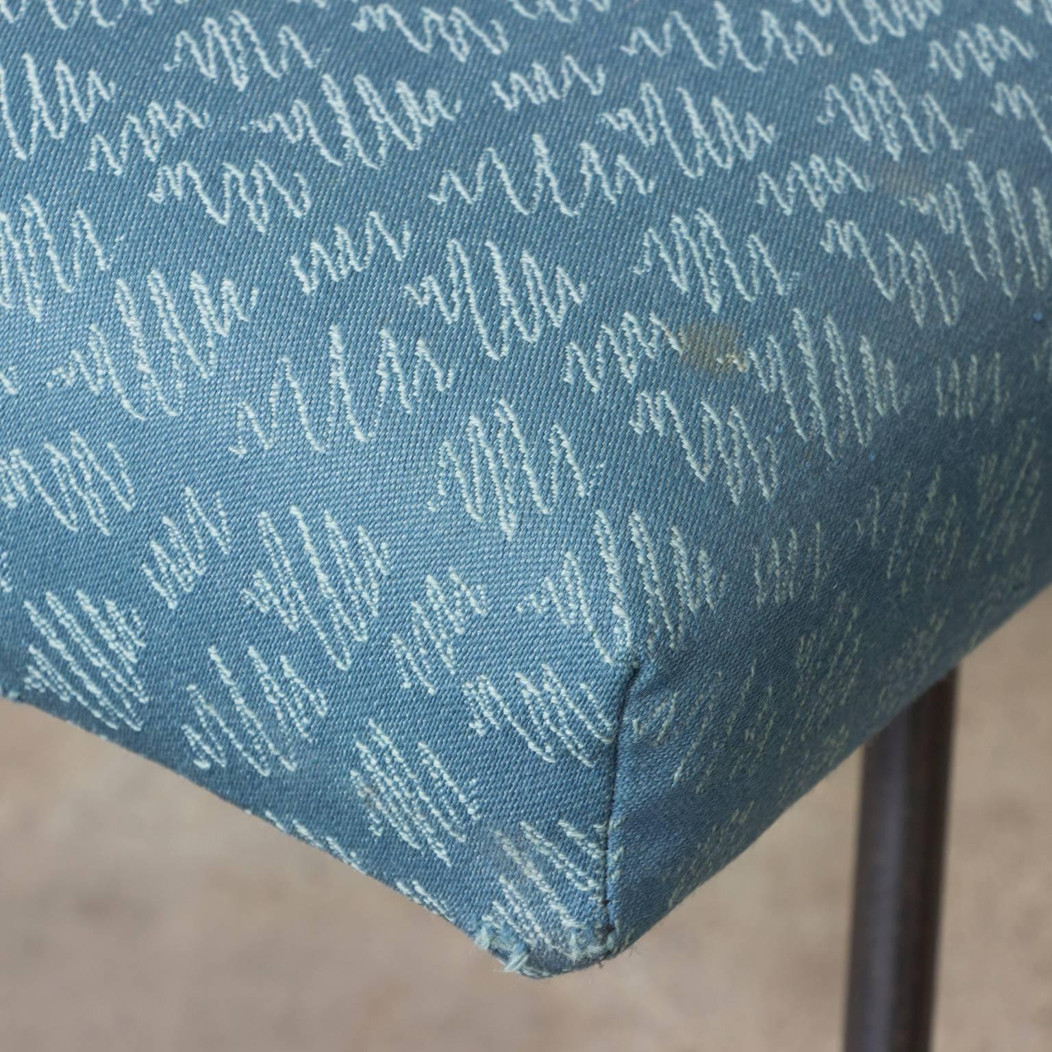 1959, Cordemeyer for Gispen, Easy Chair 140, Original Blue 1960s Fabric In Good Condition For Sale In Amsterdam IJMuiden, NL