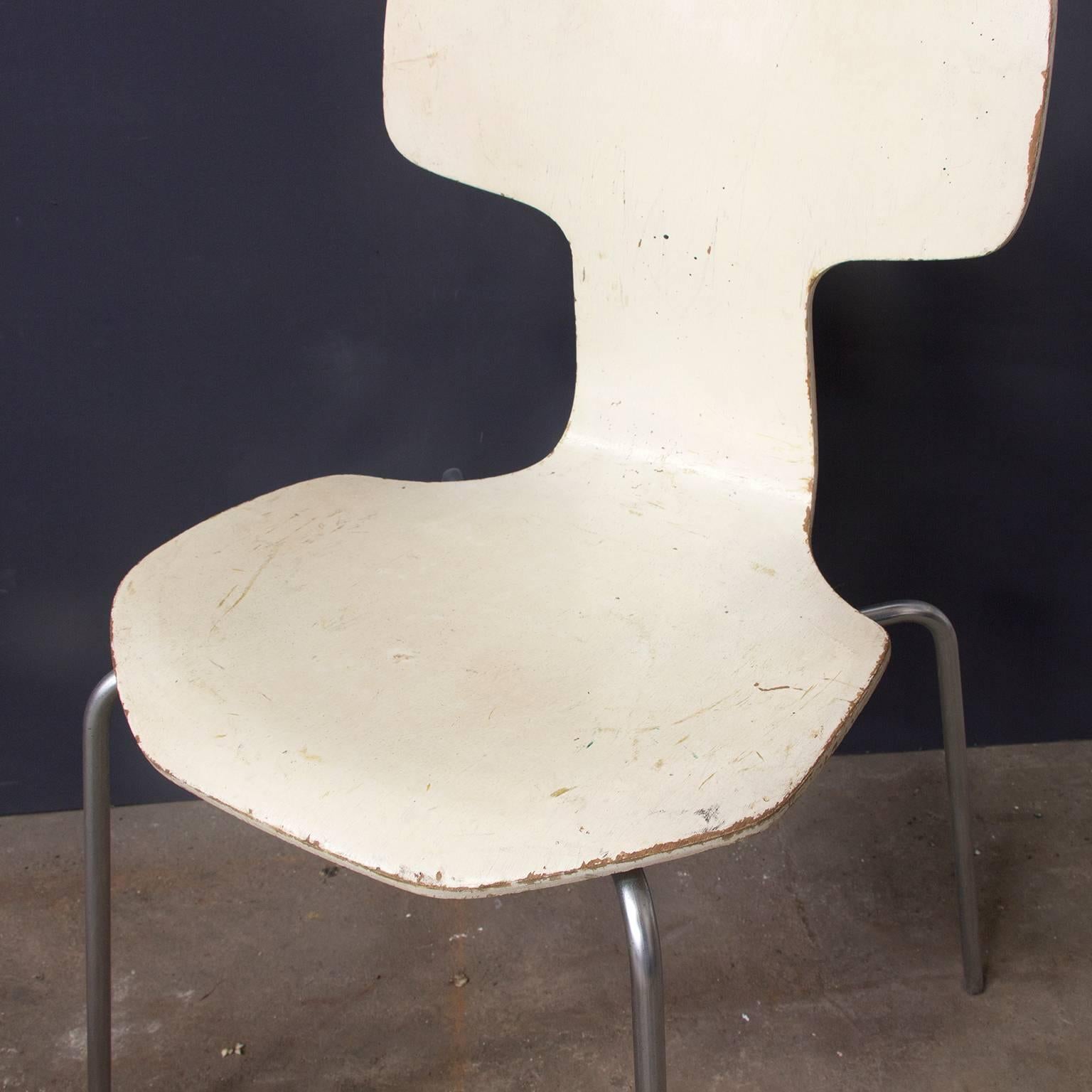 Ensemble de deux chaises de salle à manger vintage rares en stratifié 3103 d'Arne Jacobsen, 1957 Bon état - En vente à Amsterdam IJMuiden, NL