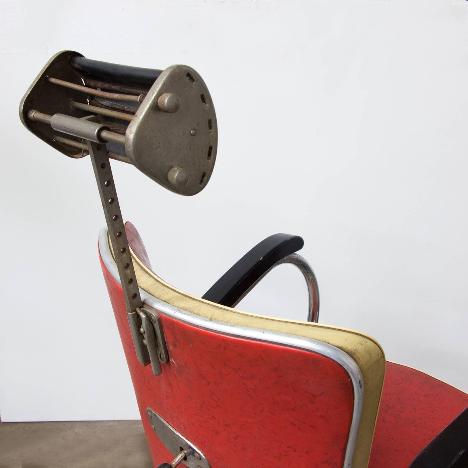 Metal Original 1950s Nubert Adjustable Barber Set Including Children Seat