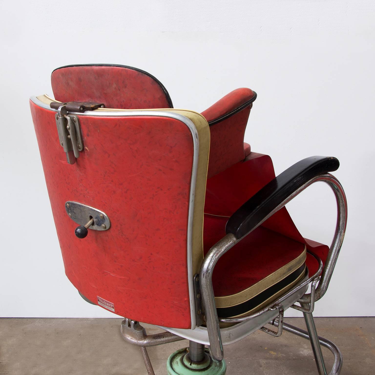 Mid-20th Century Original 1950s Nubert Adjustable Barber Set Including Children Seat