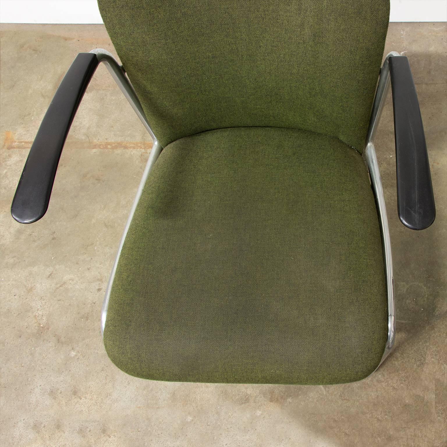1935 W.H. Gispen pour Gispen, rare chaise d'appoint encadrée 413R, tissu vert d'origine en vente 2