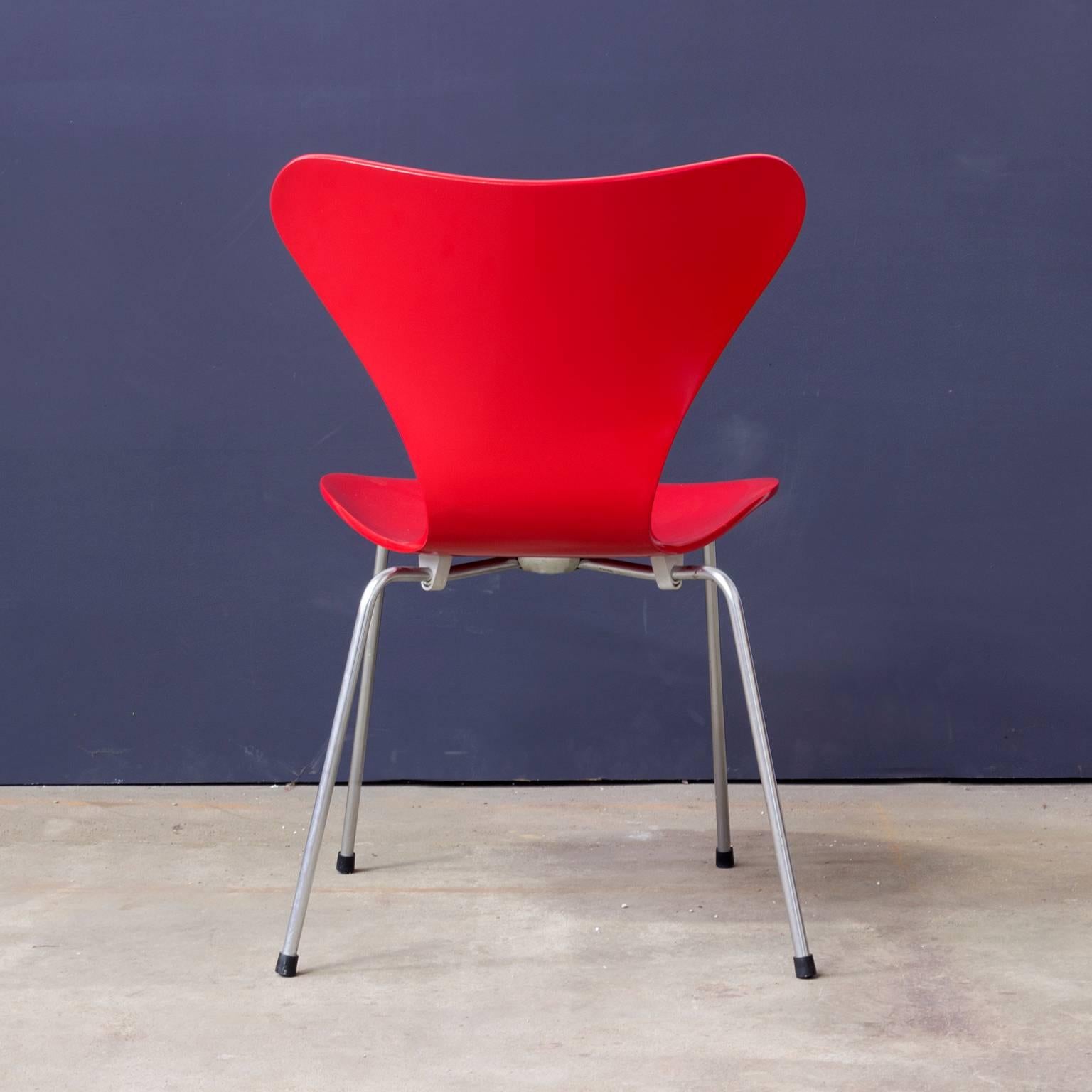 Danish 1955, Arne Jacobsen, Set of Two Early Vintage Red Painted 3107 Butterfly Chairs For Sale