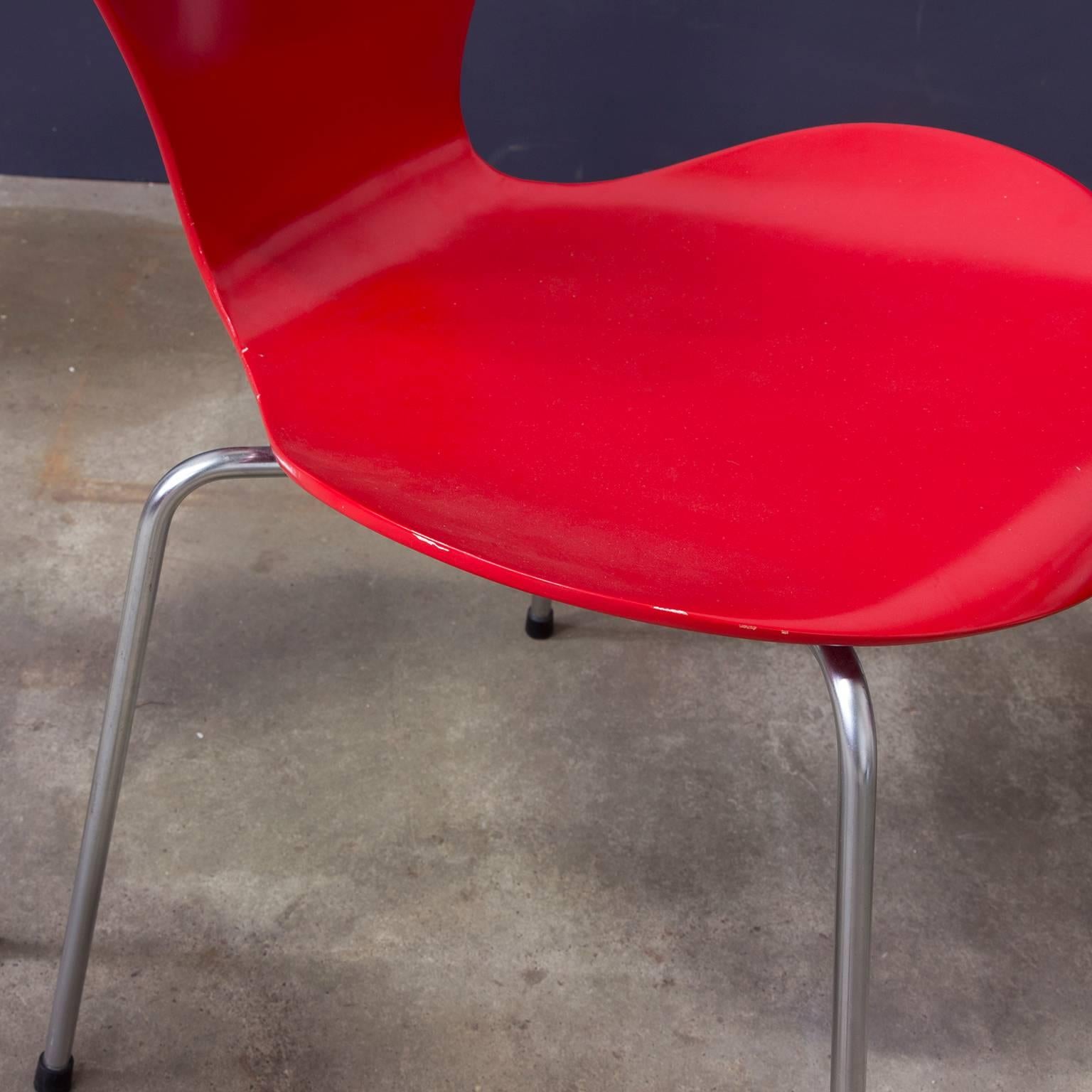 Mid-20th Century 1955, Arne Jacobsen, Set of Two Early Vintage Red Painted 3107 Butterfly Chairs For Sale